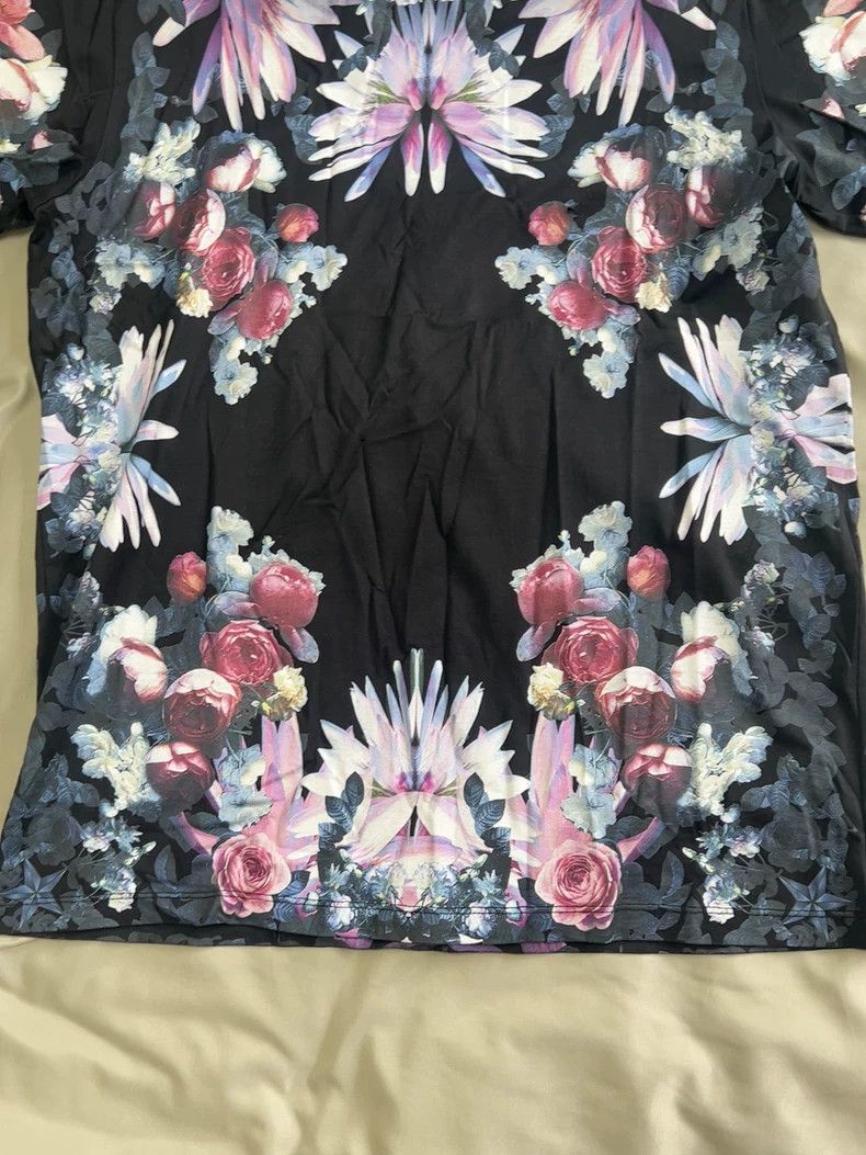Givenchy Givenchy Floral Short Sleeve Size US S / EU 44-46 / 1 - 4 Thumbnail