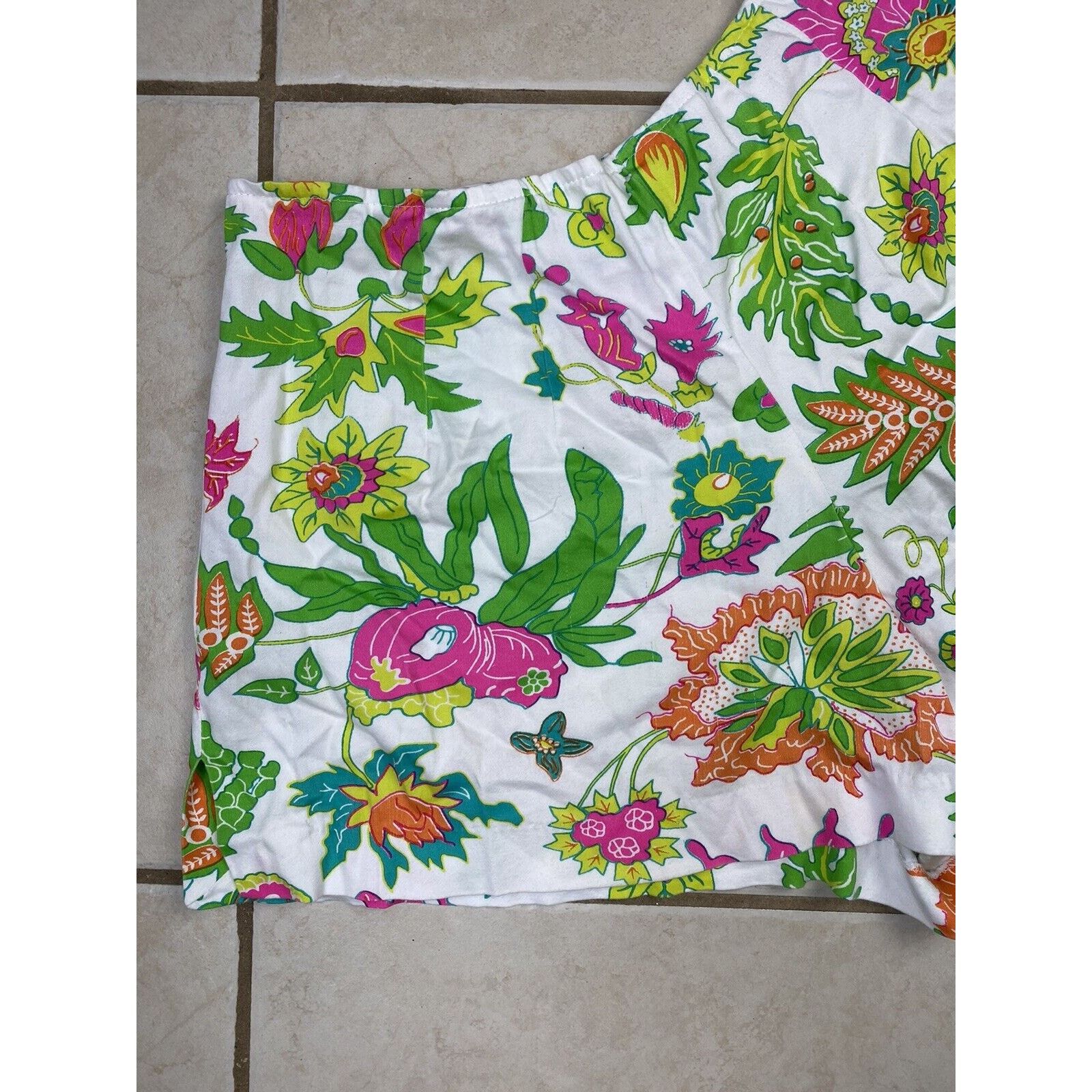 Gretchen Scott Gretchen Scott White Pink Green Floral Mid Rise Shorts Linen Size 33" - 2 Thumbnail