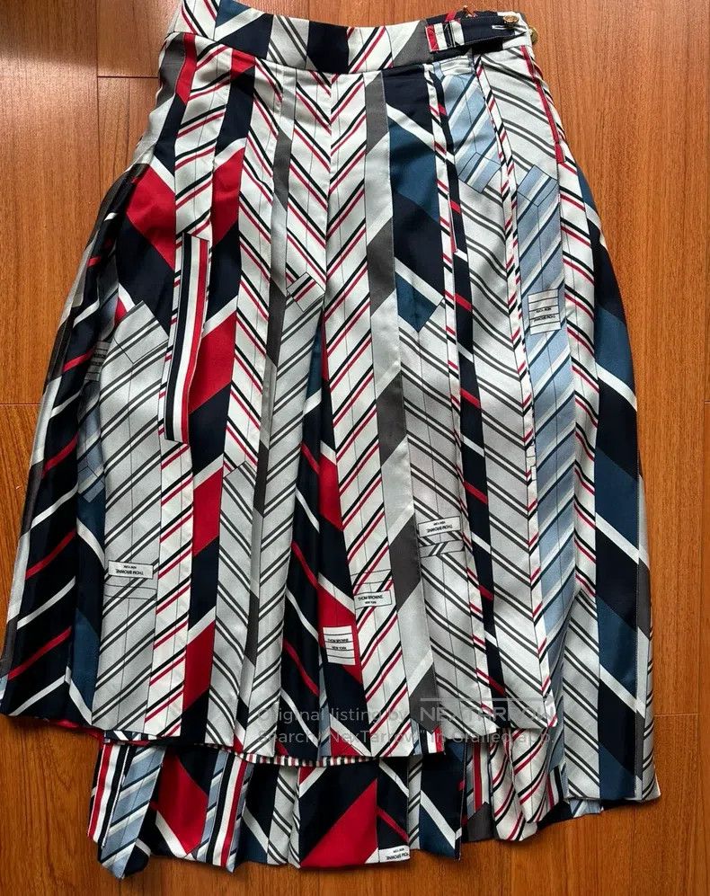 Thom Browne Thom Browne Silk Pleated Skirt Size 26" / US 2 / IT 38 - 3 Thumbnail