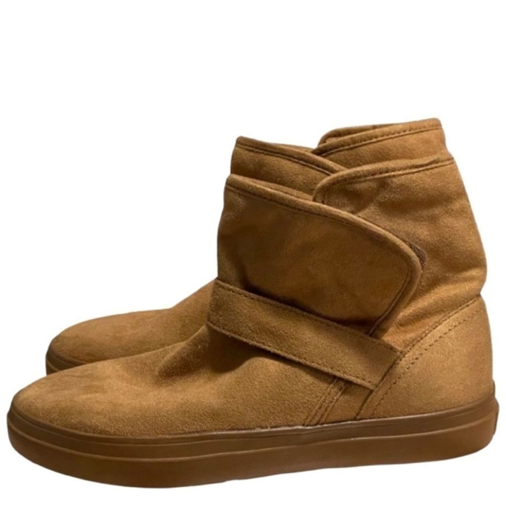 Crocs WOMEN’S CROCS Brown Faux Suede Booties. Size US 6 / IT 36 - 3 Thumbnail