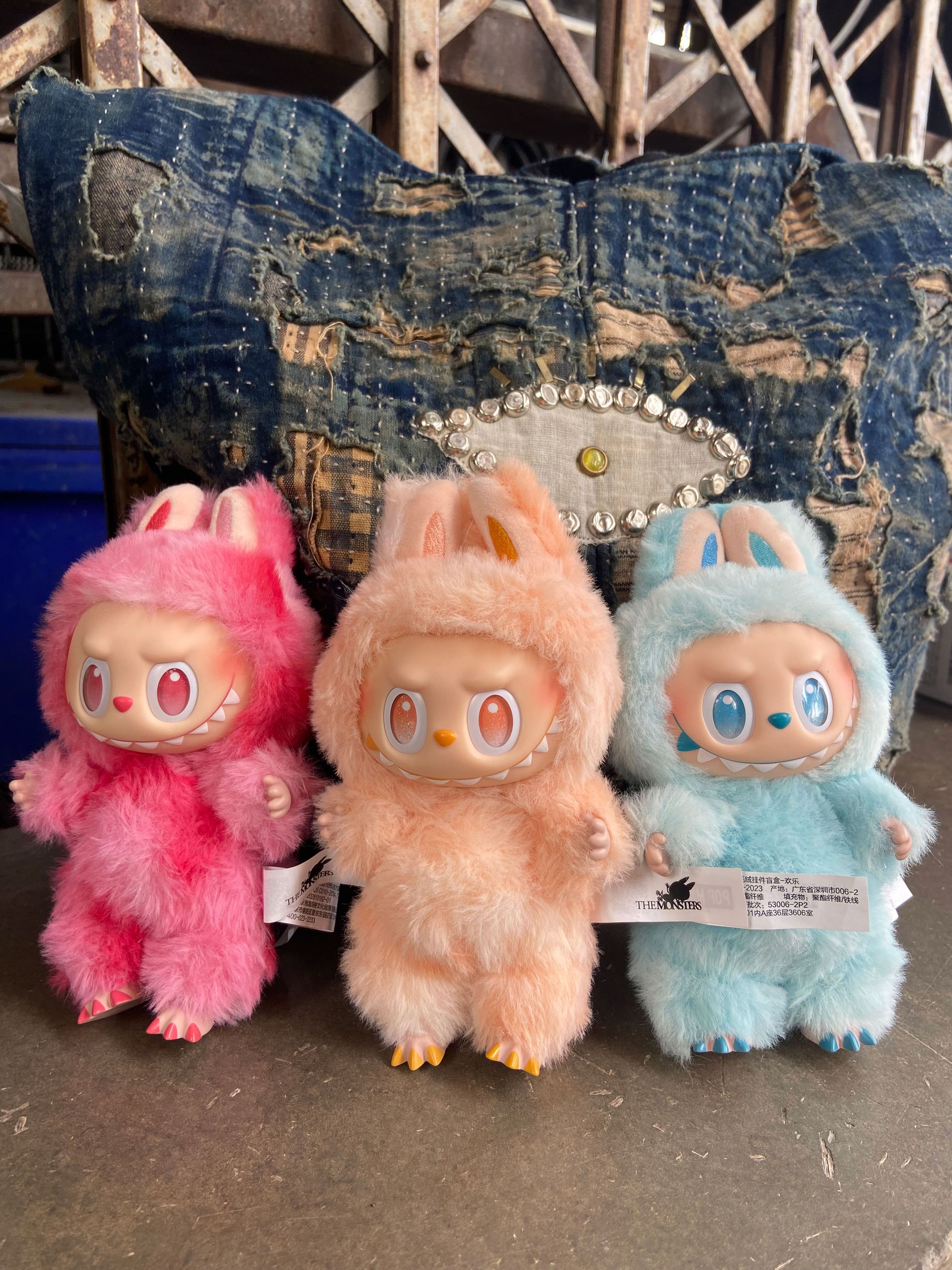 POP MART THE MONSTERS LABUBU V3 - Big into Energy Size ONE SIZE - 8 Thumbnail