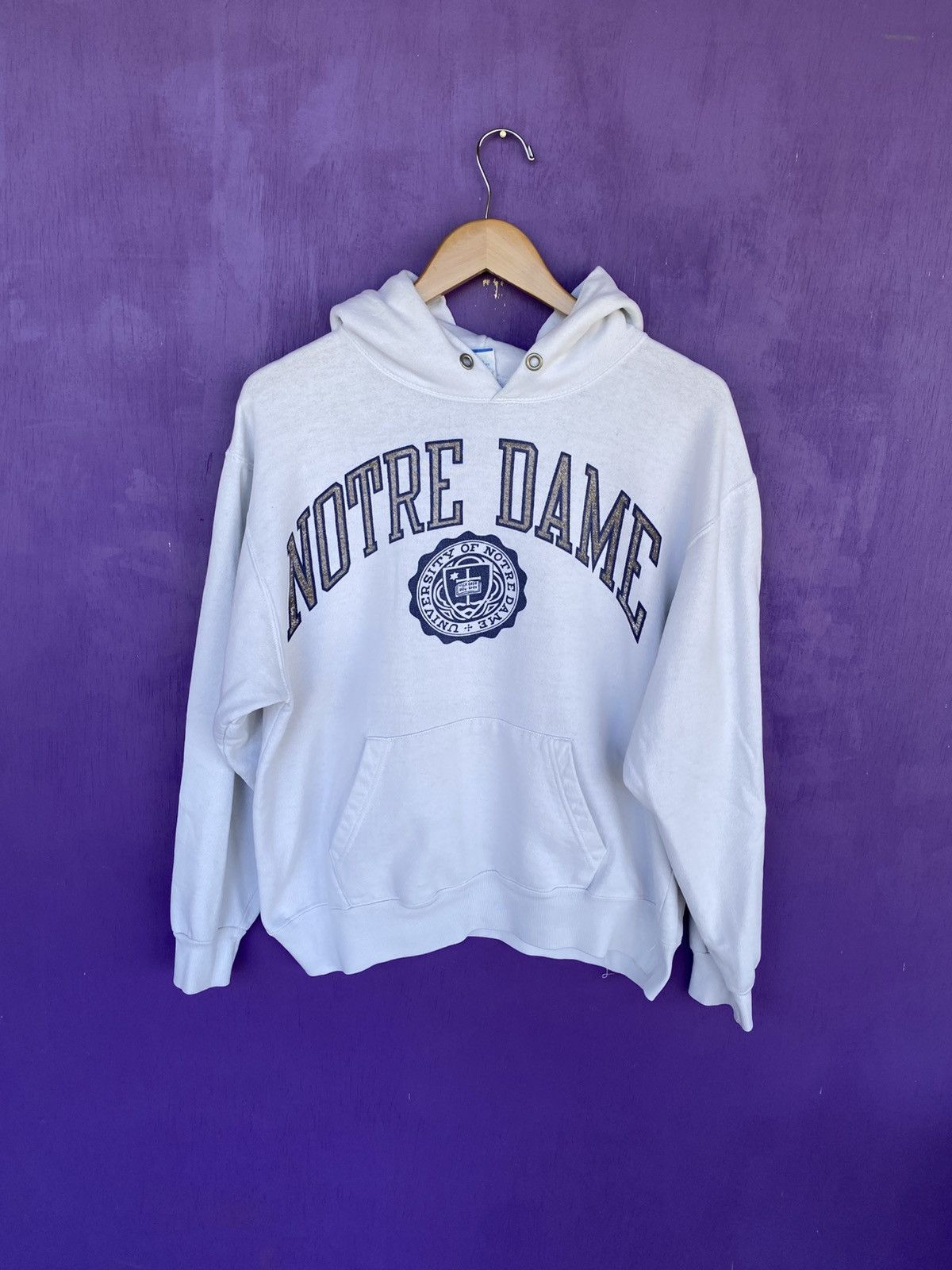Champion Vintage 90s Champion Notre Dame crest logo hoodie Size US L / EU 52-54 / 3 - 1 Thumbnail