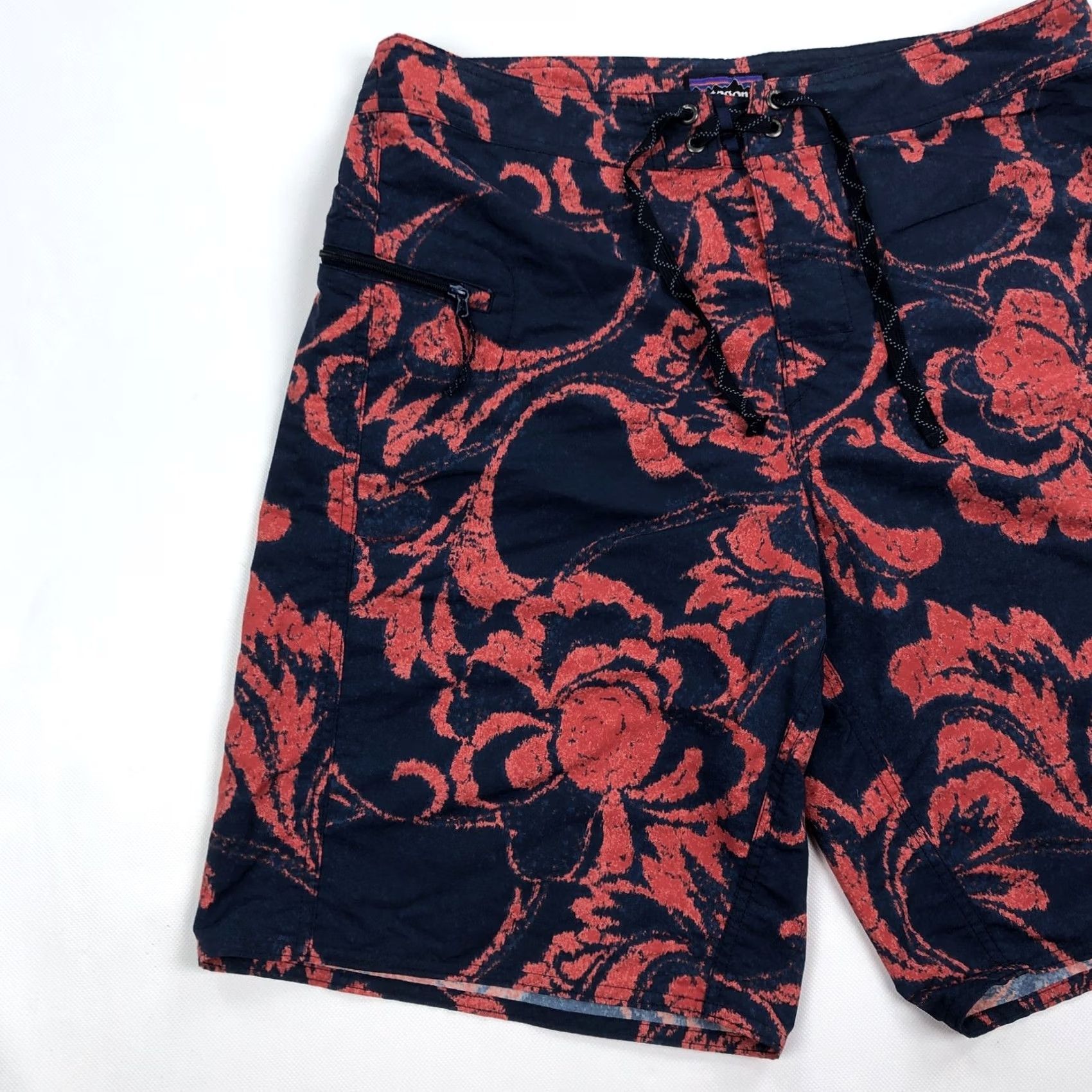 Patagonia Patagonia Board Shorts Men Navy Blue Red Floral Print Nylon Quick Dry 34 Regular Drawstring Pockets Zipper Pocket Beach Surfing Mens Size US 34 / EU 50 - 2 Thumbnail