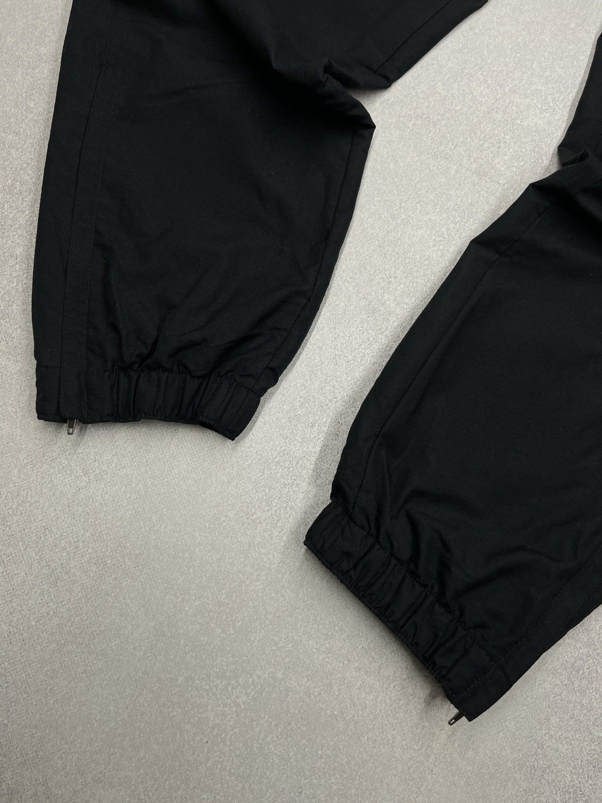 Nike Vintage Nike Nylon Sweatpants Black Drill Y2K TECH ACG Size US 30 / EU 46 - 5 Thumbnail