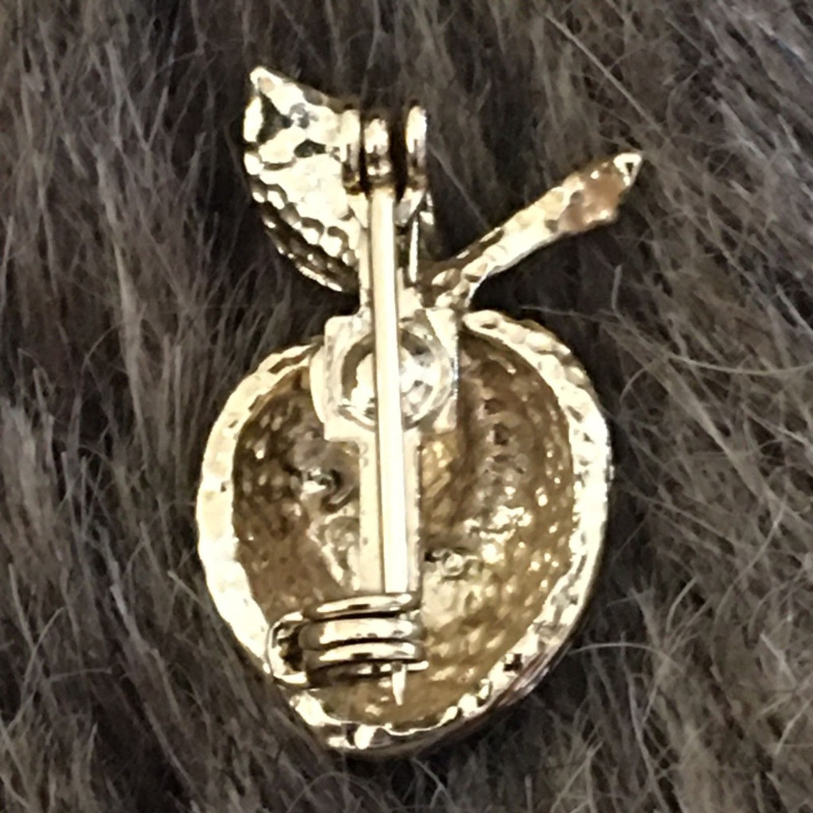 Vintage Vintage textured shiny gold tone mini apple brooch Size ONE SIZE - 2 Thumbnail