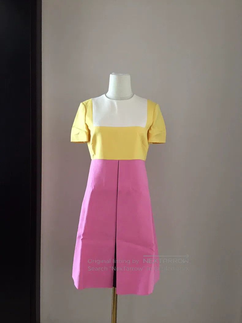 Valentino Valentino dress Size M / US 6-8 / IT 42-44 - 2 Thumbnail