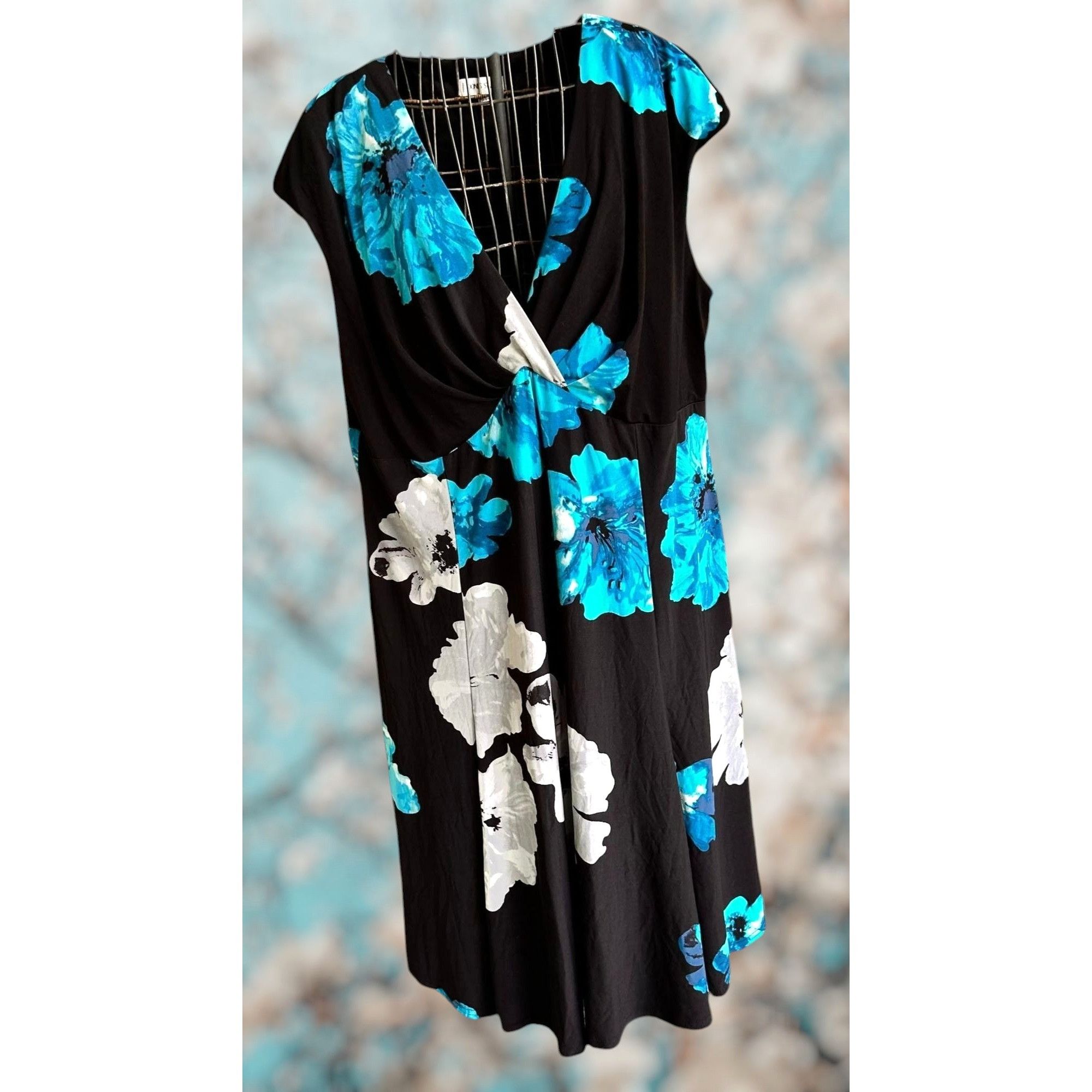Vintage VTG Jones Studio Woman Blue Floral Dress 20W Black Sleeveles Size 3XL / US 20-22 - 1 Thumbnail