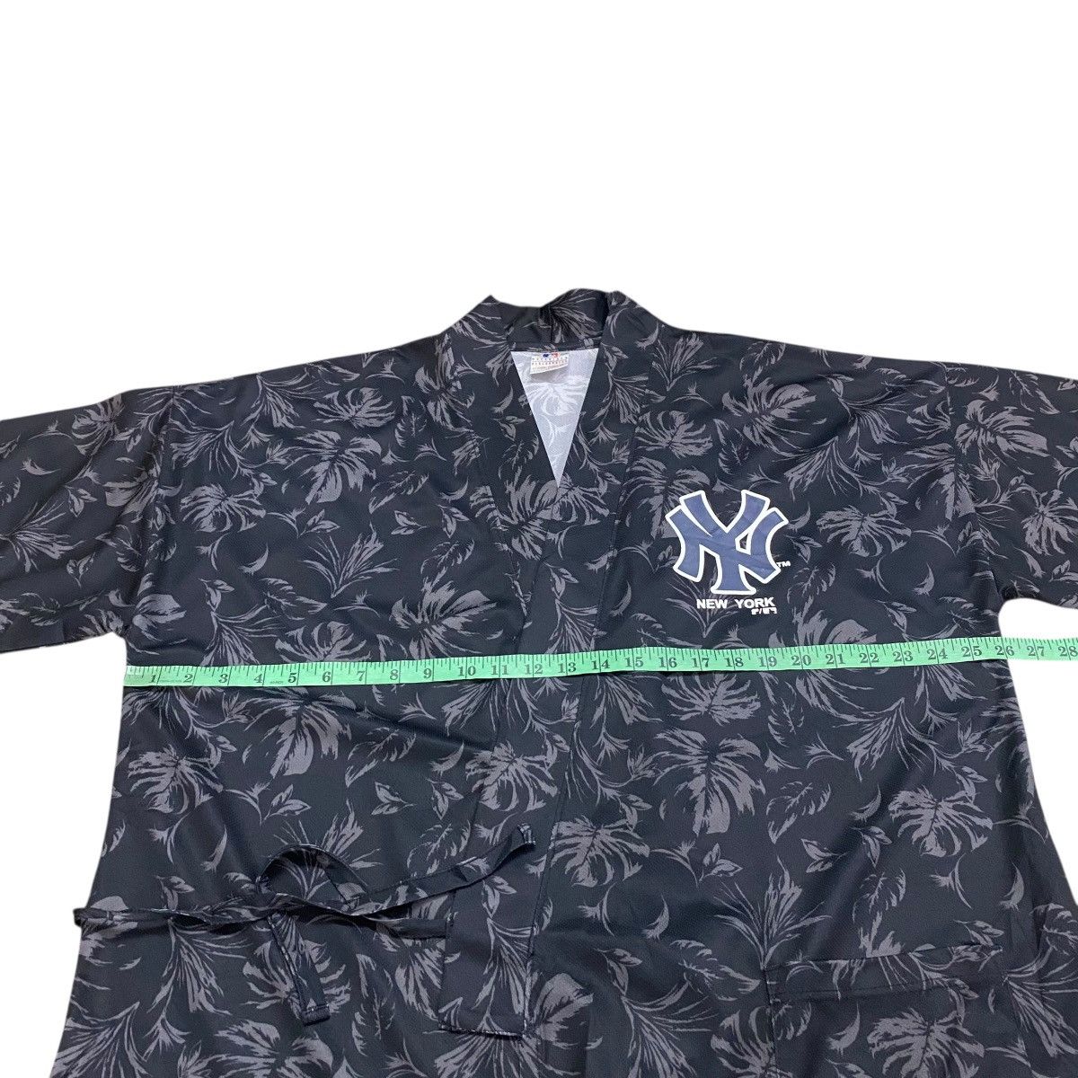 New York Yankees New York Yankees Kimono L Size Black Colour Size US L / EU 52-54 / 3 - 16 Thumbnail
