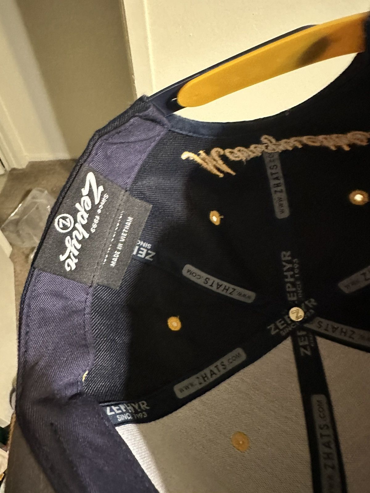 NCAA × Vintage Vintage NCAA Marquette University “yellow & blue” hat 00s Size ONE SIZE - 7 Thumbnail