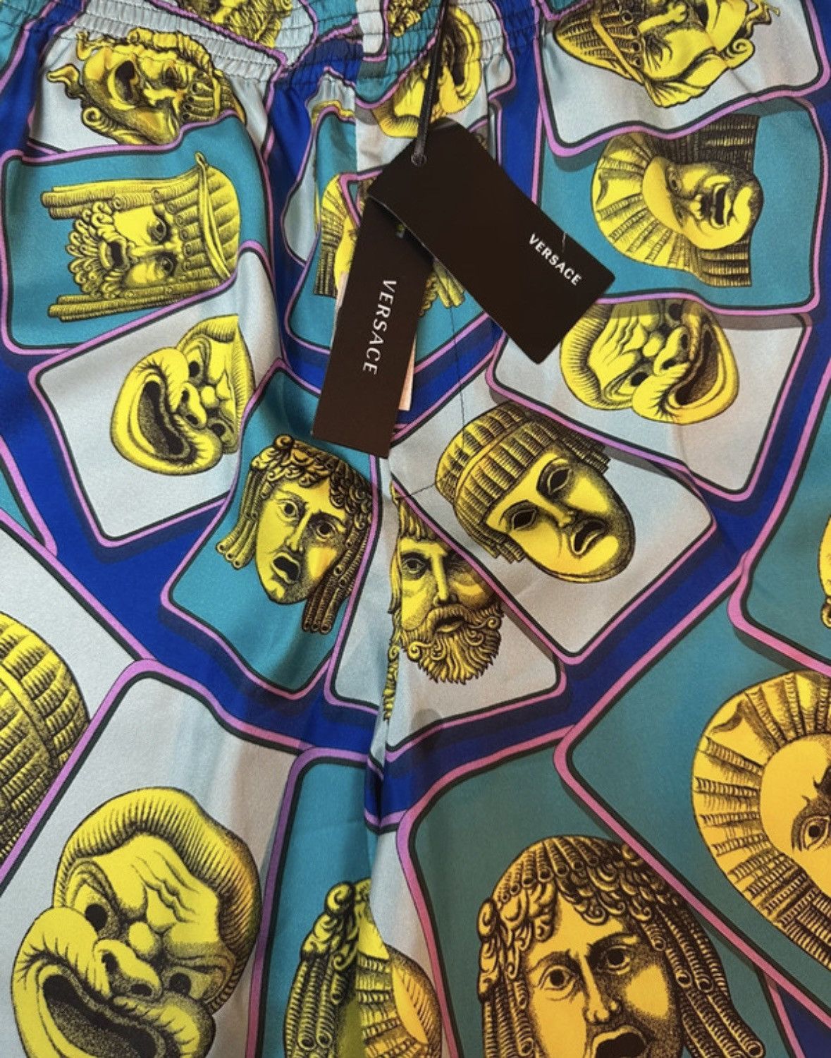 Versace Versace Le Maschere print silk shorts Size US 44 / EU 60 - 2 Thumbnail