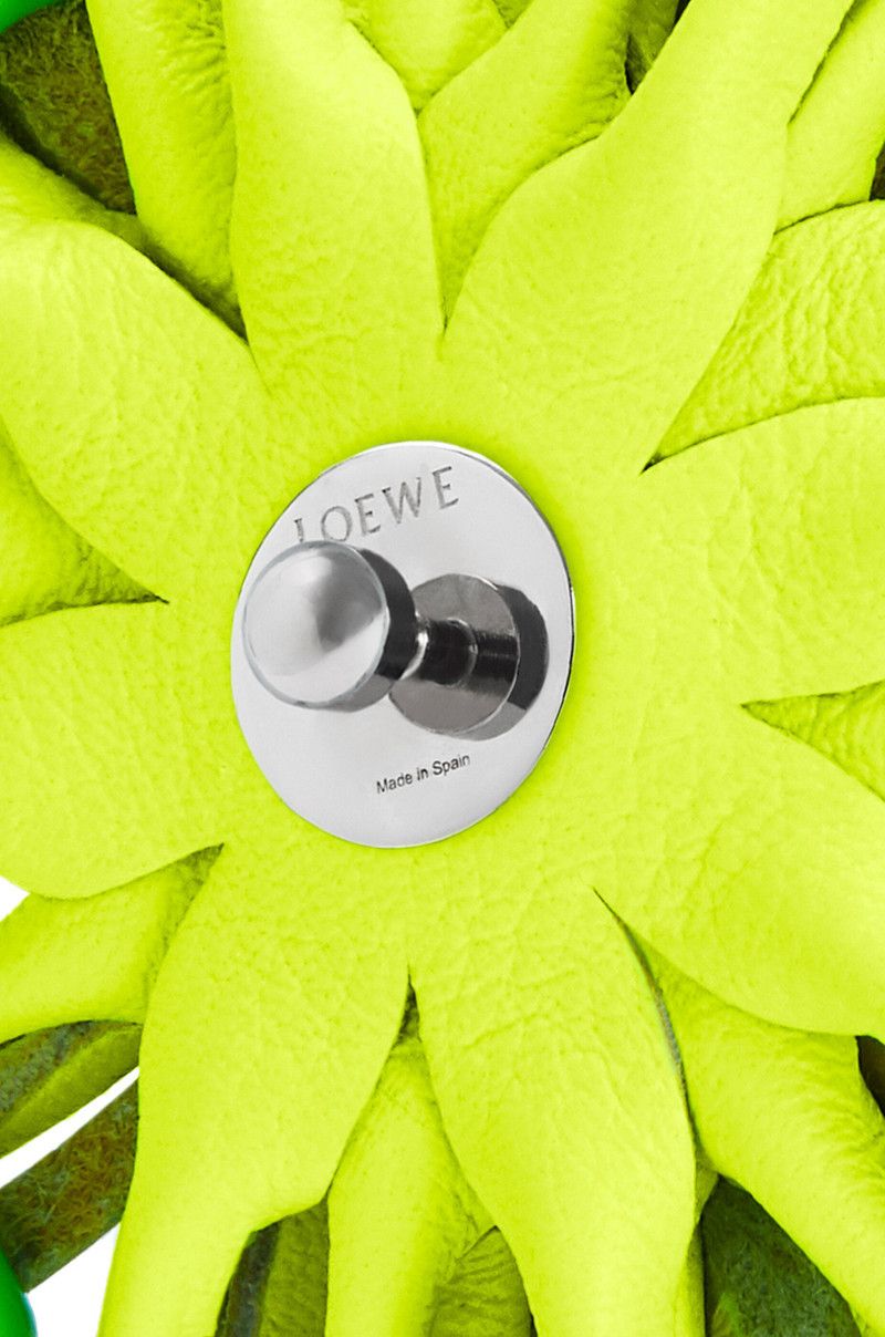 Loewe o1in1g0526 Size: OS / Stud Flower in Classic Calfskin Green Size ONE SIZE - 4 Thumbnail