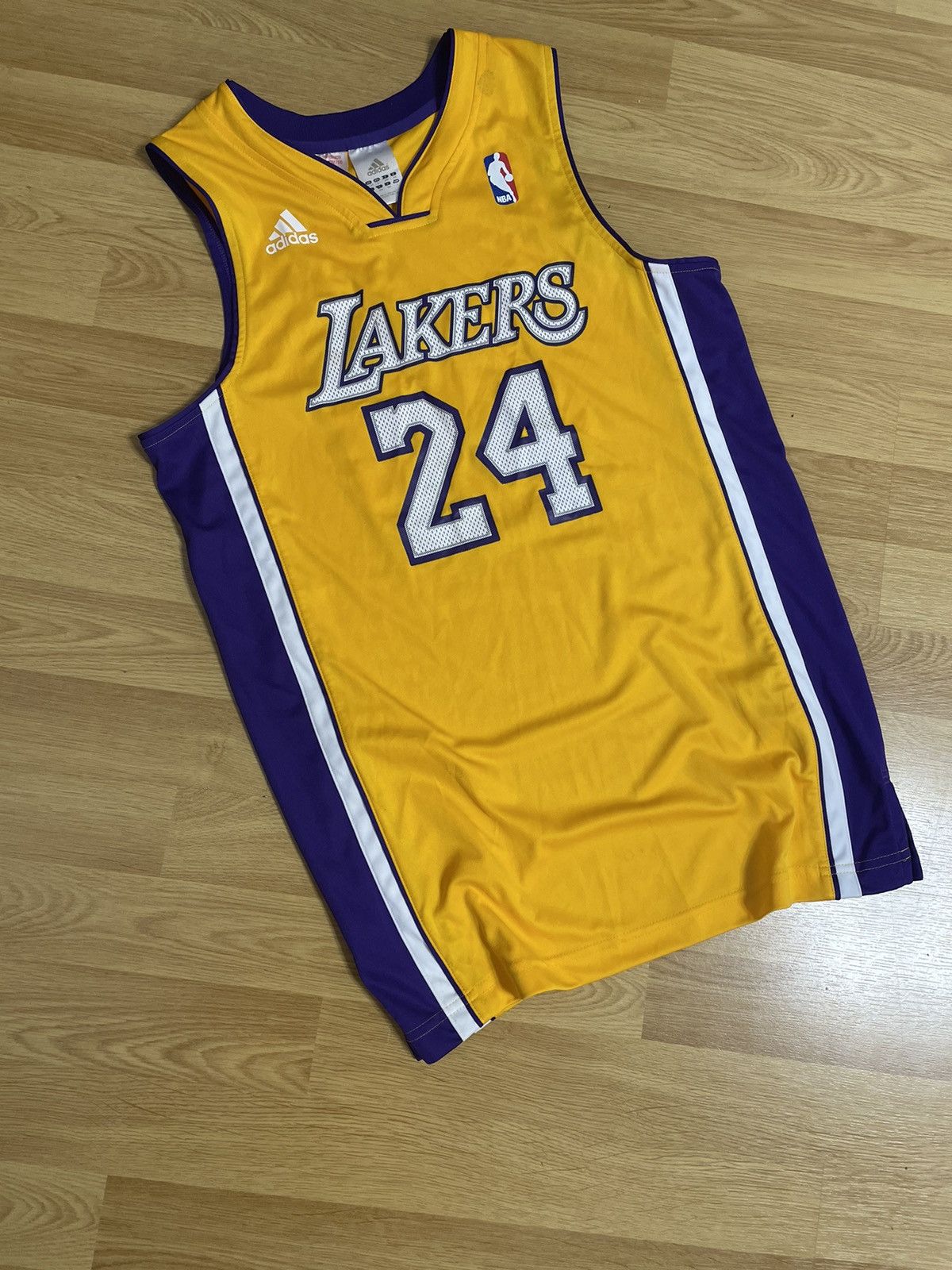 Adidas kobe swingman jersey hotsell