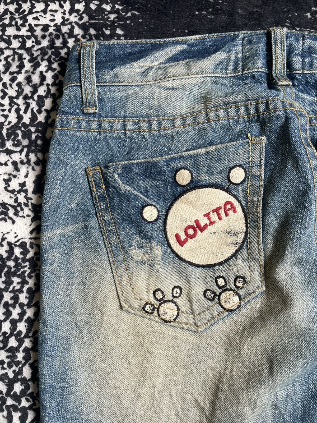 20471120 Vintage Lolita X Yoshitomo Nara Denim Pants Size US 30 / EU 46 - 9 Thumbnail