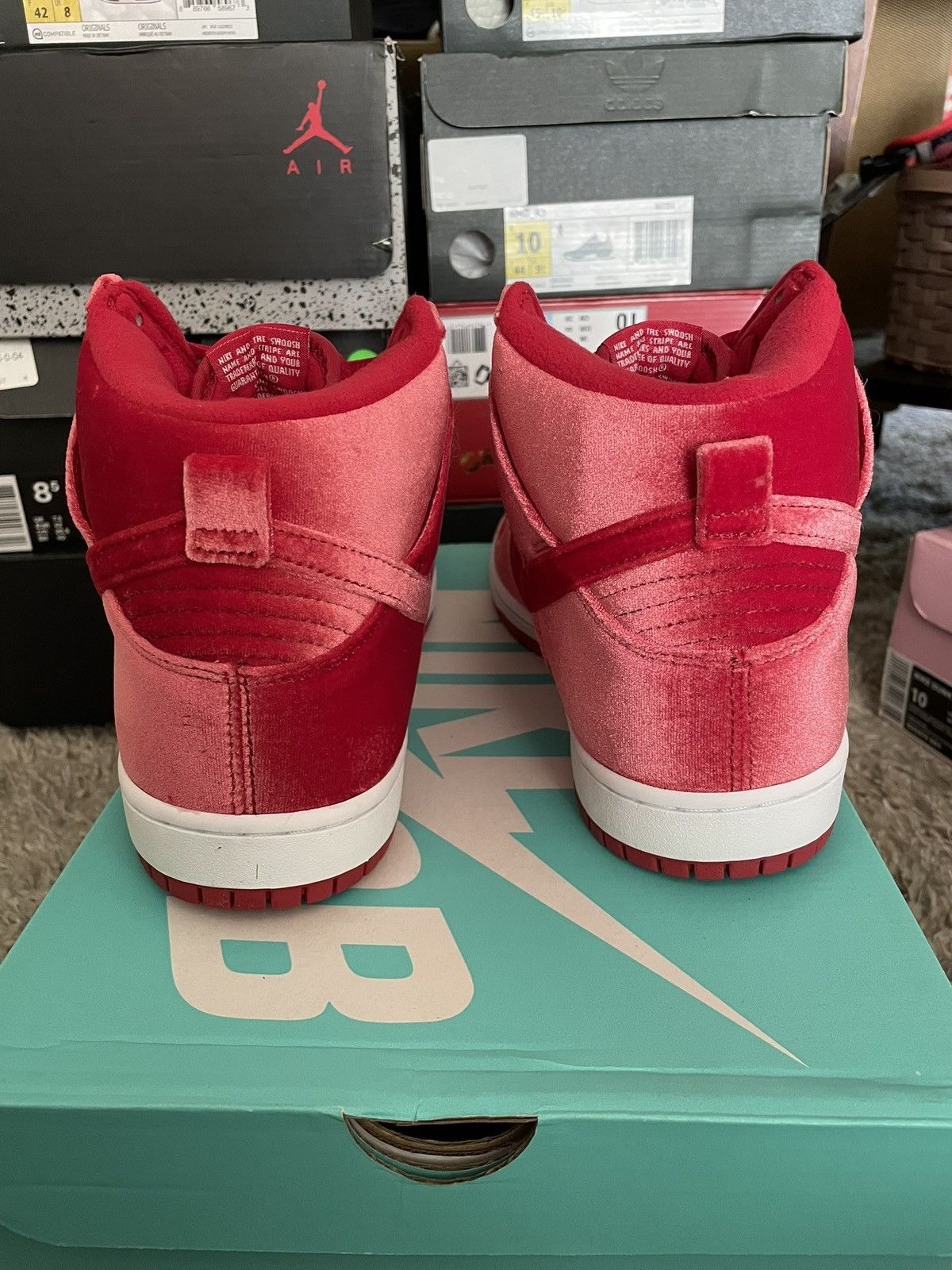 Nike SB Nike SB Dunk High PRM ‘Red Velvet’ Size US 10 / EU 43 - 6 Thumbnail