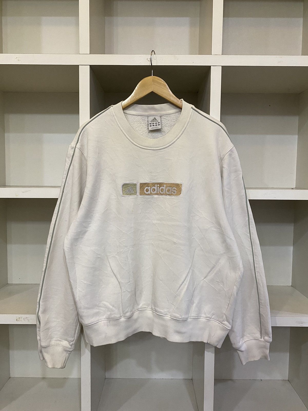 Adidas Adidas Embroidery Logo Sweatshirt Size US L / EU 52-54 / 3 - 1 Thumbnail