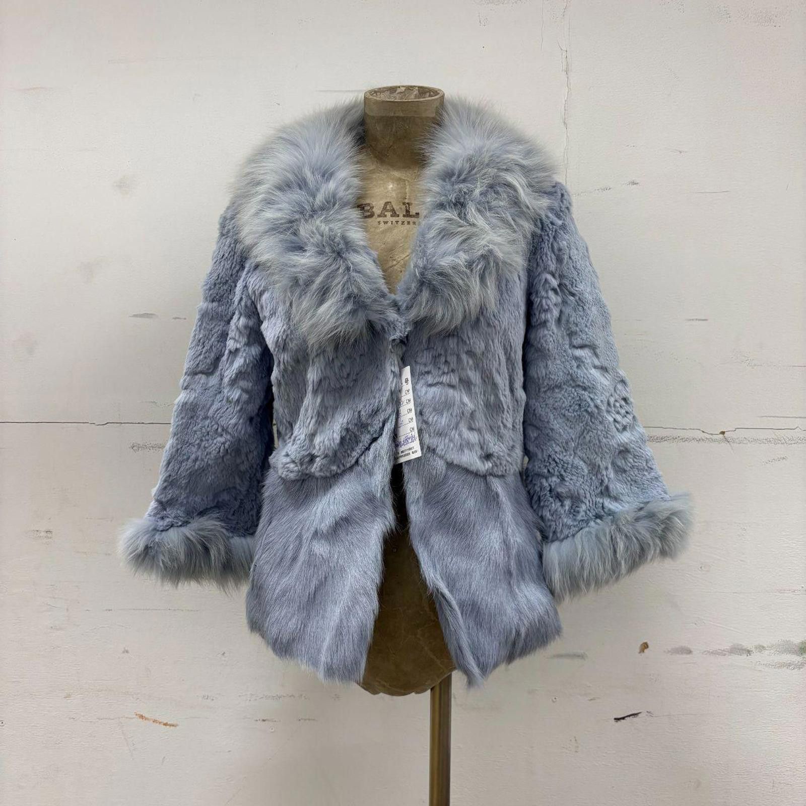 Other Vintage Y2K Periwinkle Blue Rabbit & Fox Fur Jacket Size M / US 6-8 / IT 42-44 - 1 Thumbnail