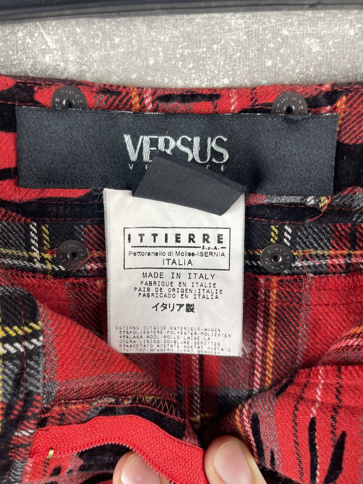 Versace × Versus Versace Versus Versace Archive Runway Red /Black Tartan Camo Skirt Size 27" / US 4 / IT 40 - 13 Thumbnail
