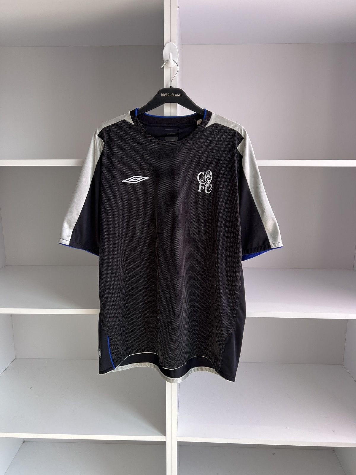 Chelsea 2004 away kit sales