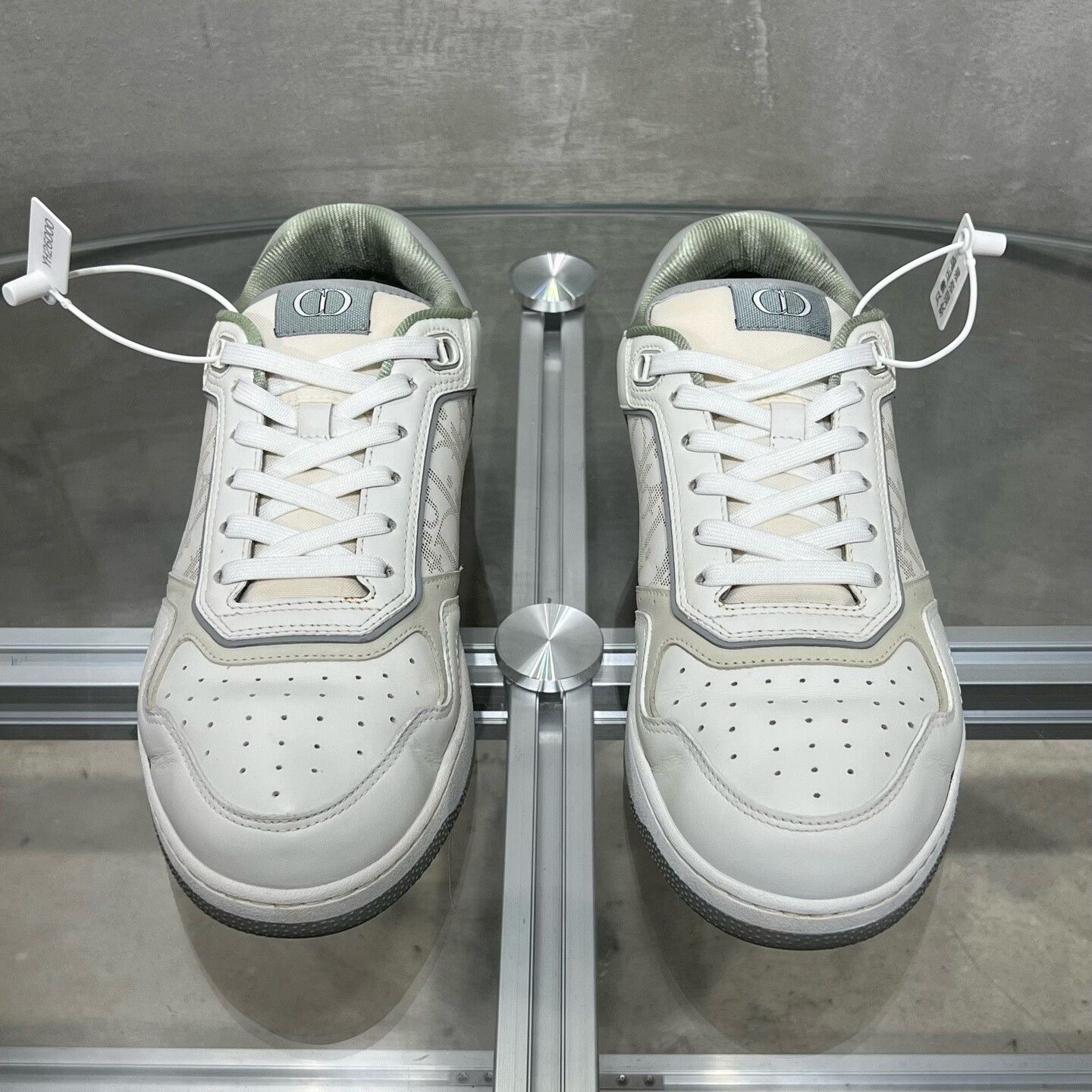 Dior Dior White Lowtop Sneakers 9 Men Size US 9 / EU 42 - 1 Thumbnail