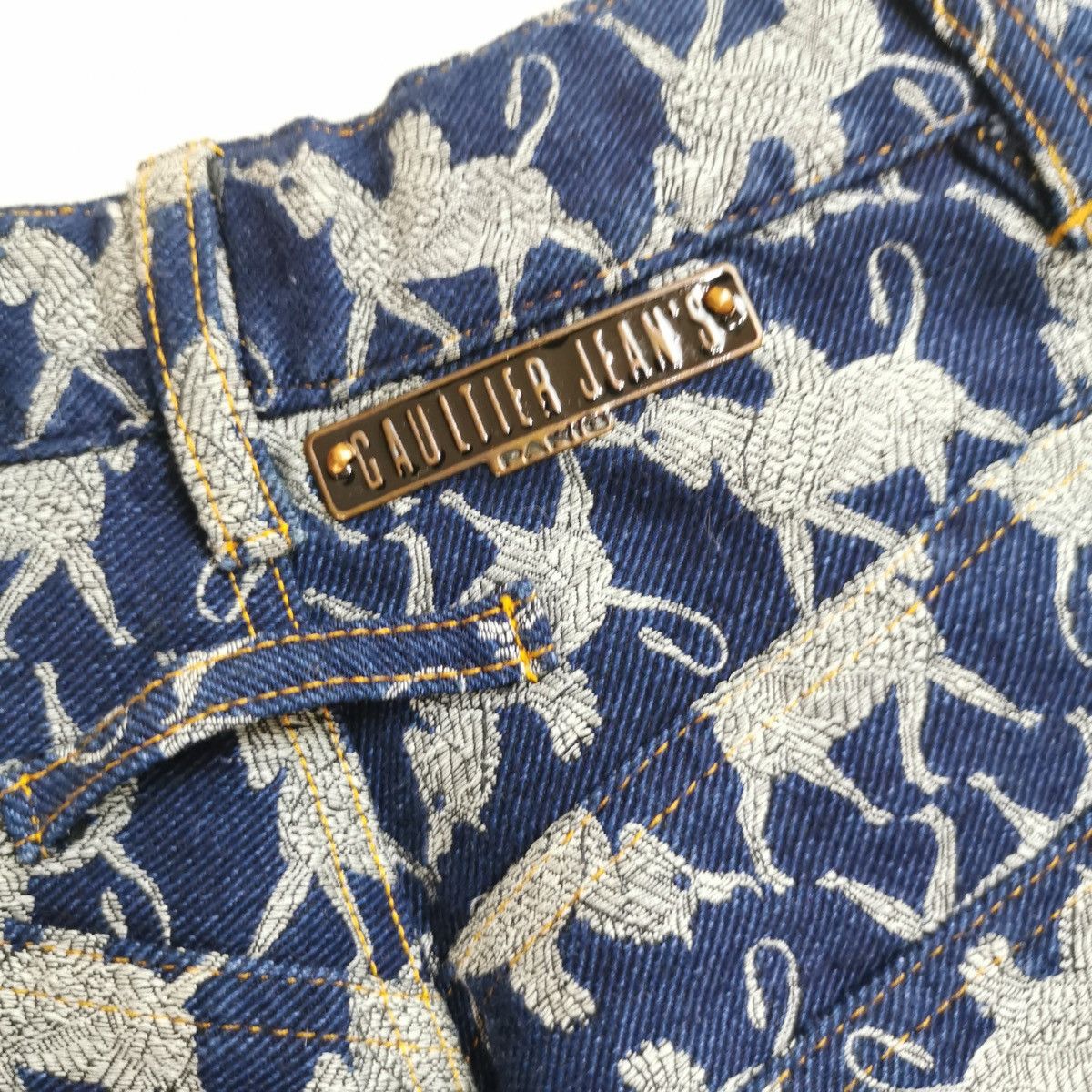Jean Paul Gaultier AW1994 Jean Paul Gaultier Pegasus Jacquard Jeans Vintage Size 27" / US 4 / IT 40 - 5 Thumbnail