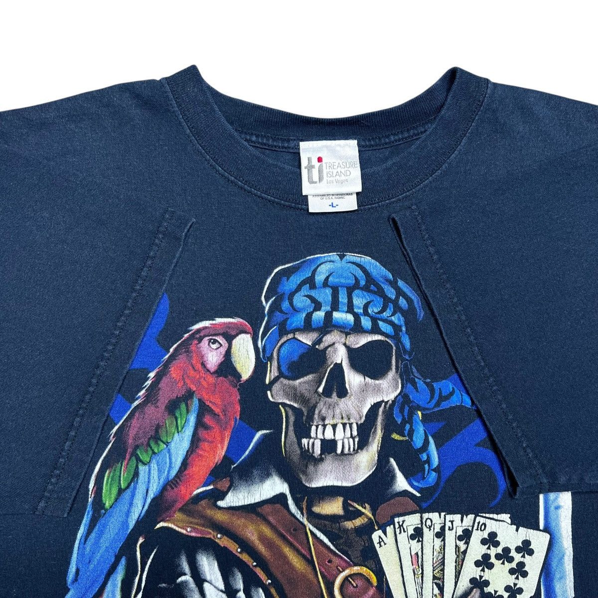 Other Vtg 2000s Treasure Island Read Em & Weep Skeleton Pirate Tee Size US L / EU 52-54 / 3 - 2 Thumbnail