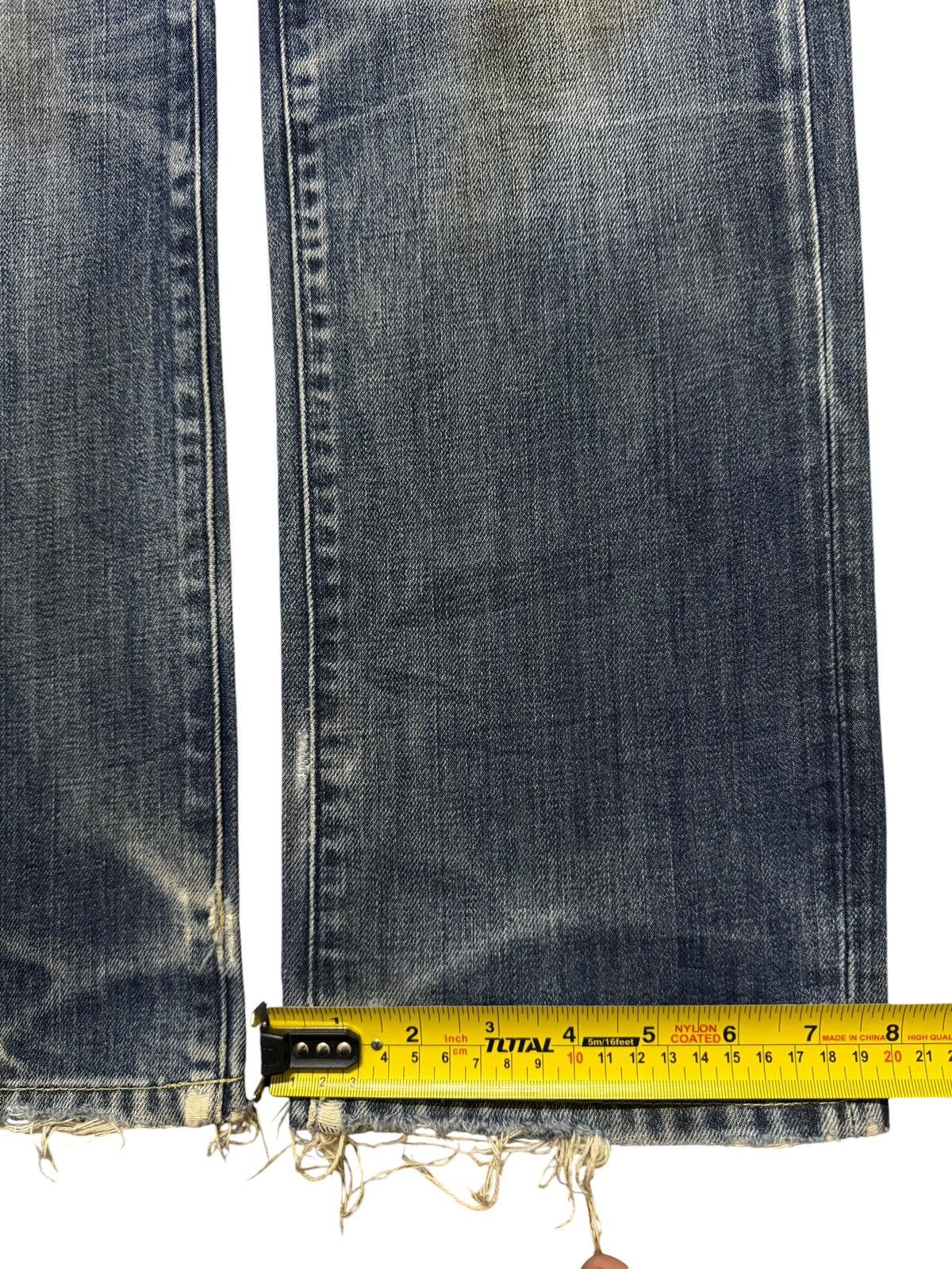Levi's Vintage Levis 505 Blue Faded Distressed Regular Straight Leg Size US 31 - 12 Thumbnail