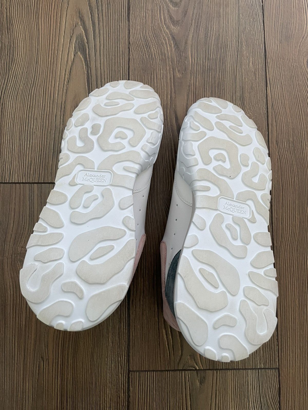 Alexander McQueen Alexander McQueen Court Leather Low Top Sneakers Women’s Size US 10 / IT 40 - 11 Thumbnail