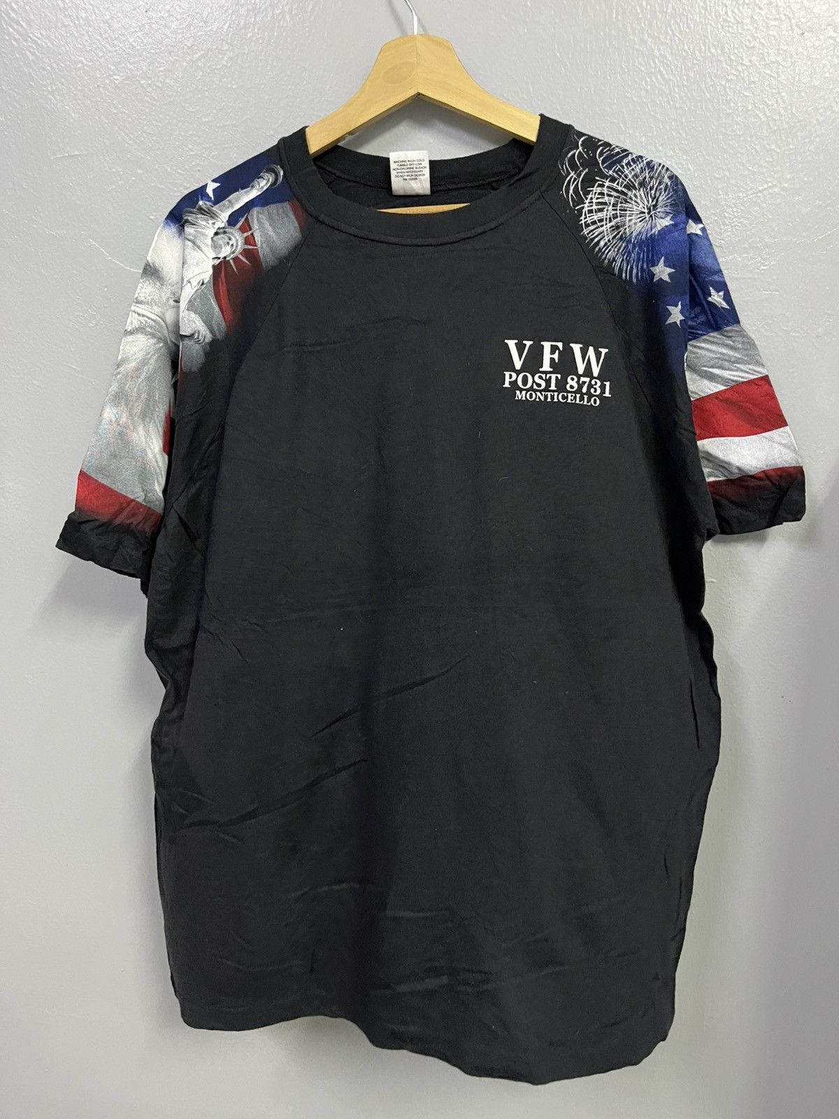 American Eagle Outfitters America flag tee Size US L / EU 52-54 / 3 - 1 Thumbnail