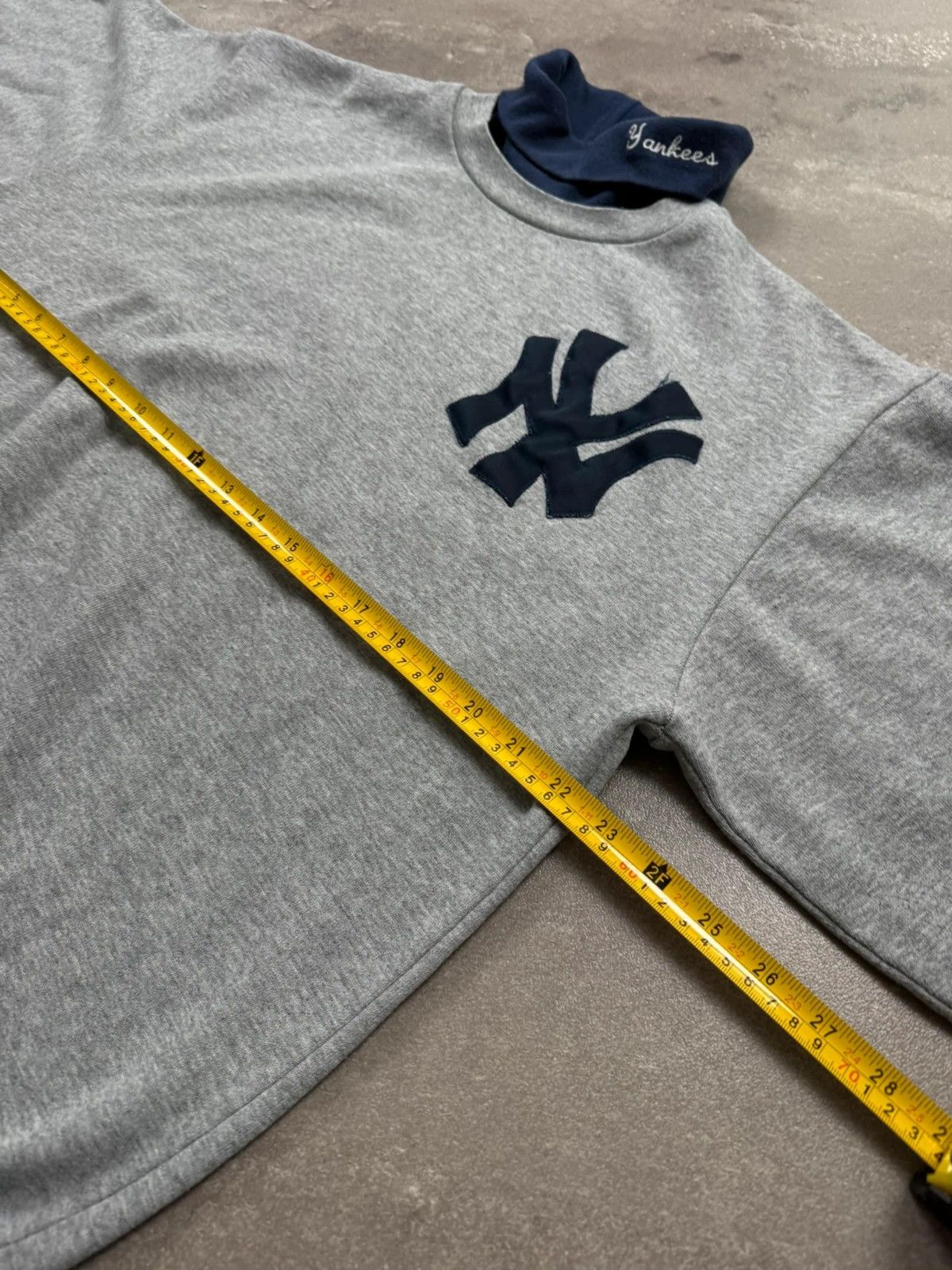 New York Yankees New York Yankees majestic sweater sweats vintage 90s usa Size US L / EU 52-54 / 3 - 10 Thumbnail