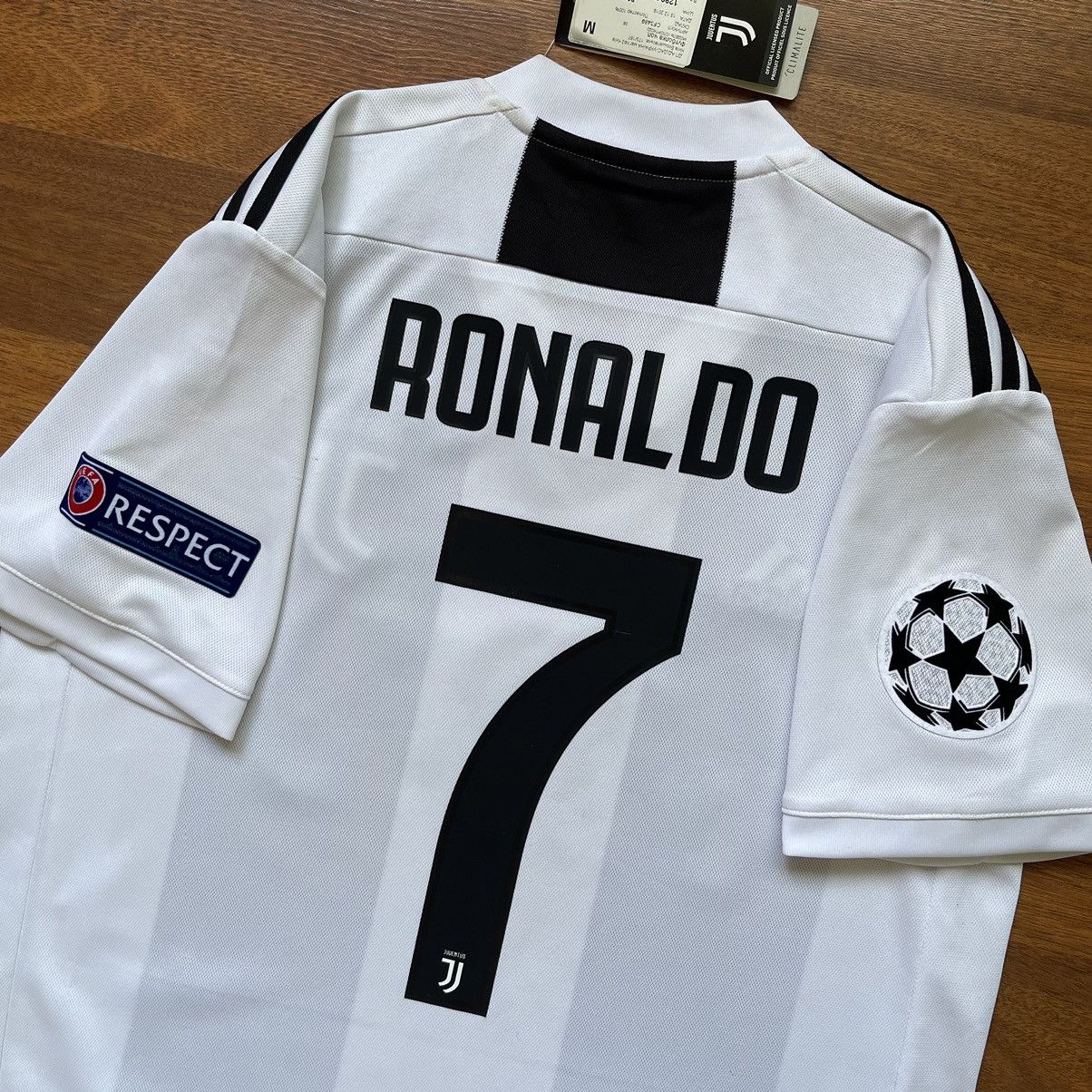 Adidas JUVENTUS ADIDAS 2018/2019 FOOTBALL HOME JERSEY #7 RONALDO Size US M / EU 48-50 / 2 - 12 Thumbnail