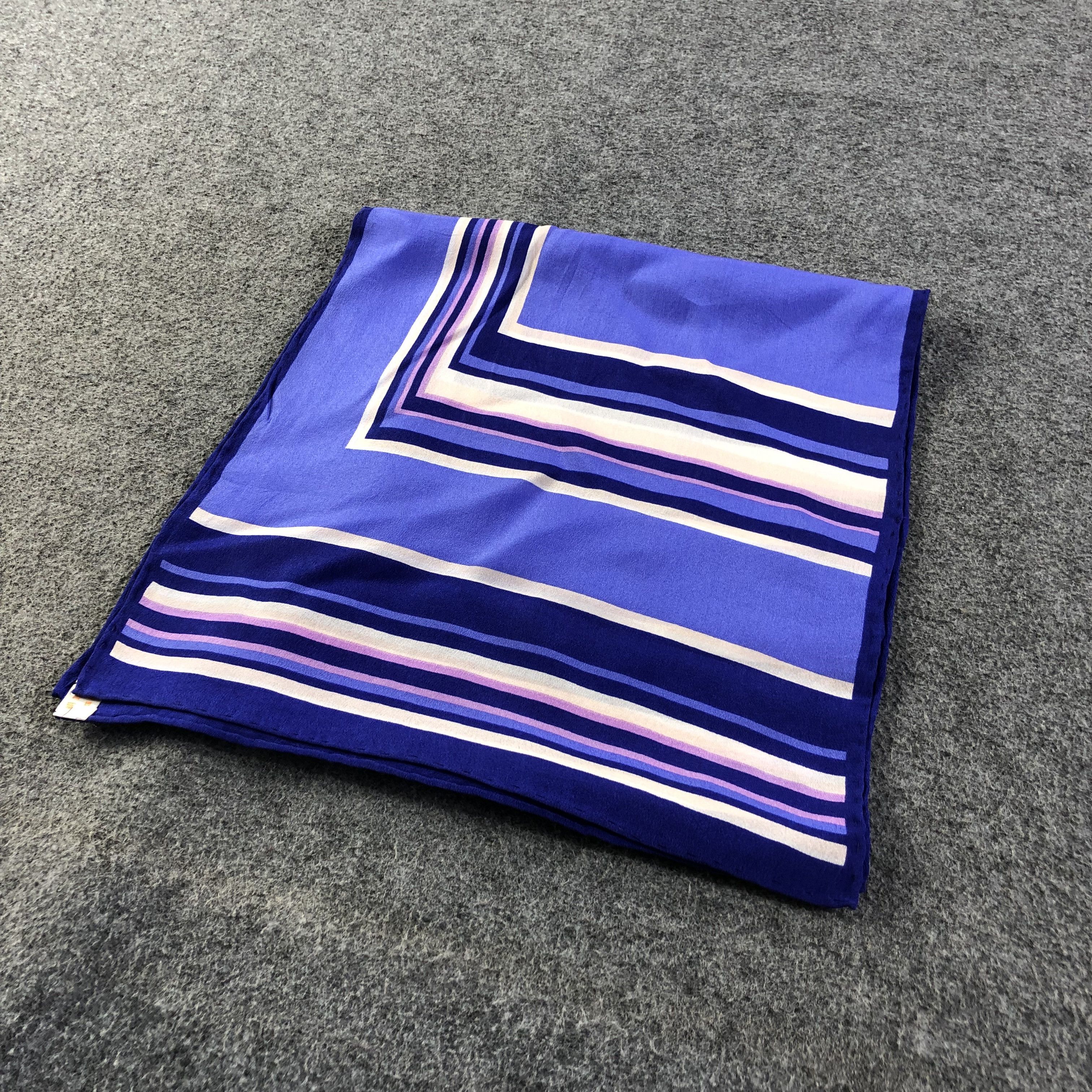 Vintage Vintage Luxury Hand Rolled Silk Stole Silk Scarf M742 Size ONE SIZE - 4 Thumbnail