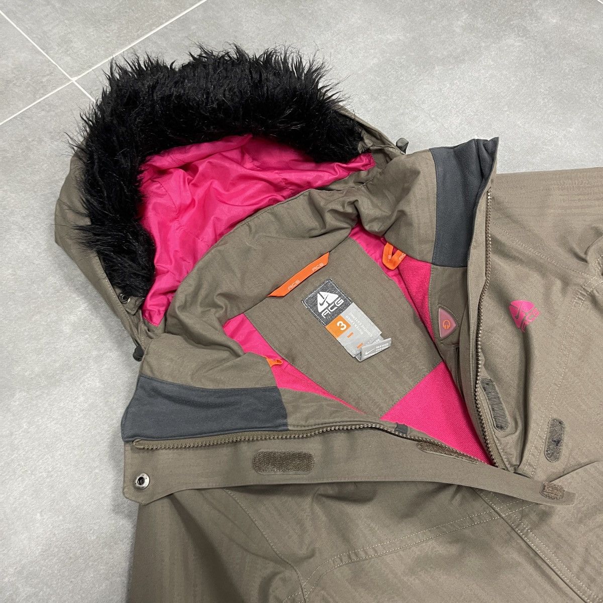 Nike ACG × Vintage Vintage Nike ACG Women Gore-Tex Puffer Snow Ski Jacket S Size S / US 4 / IT 40 - 11 Thumbnail
