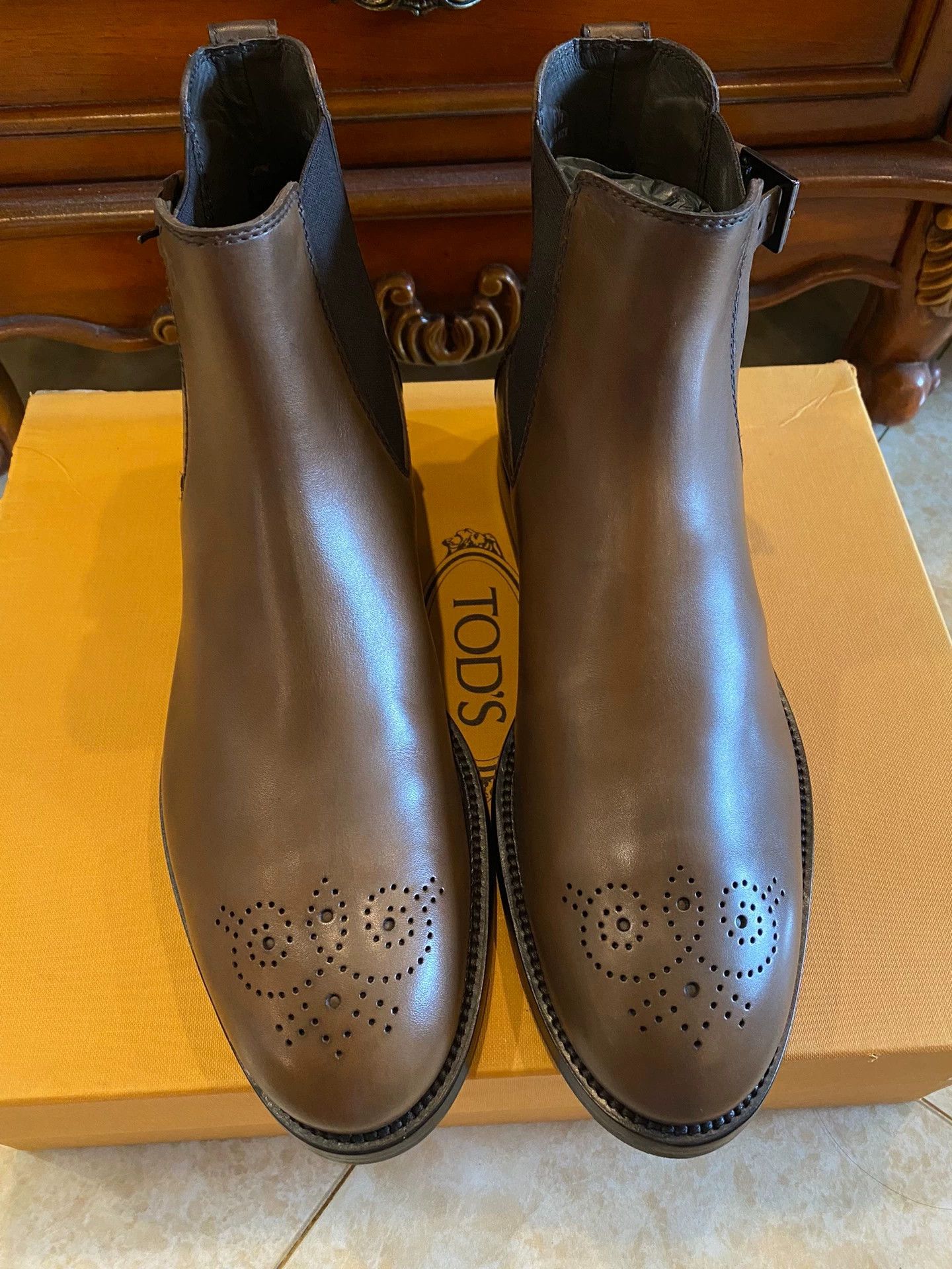 Tod's TODS Old Money Distressed Leather Chelsea Slip-On Size 6.5 Size US 6.5 / EU 39-40 - 2 Thumbnail