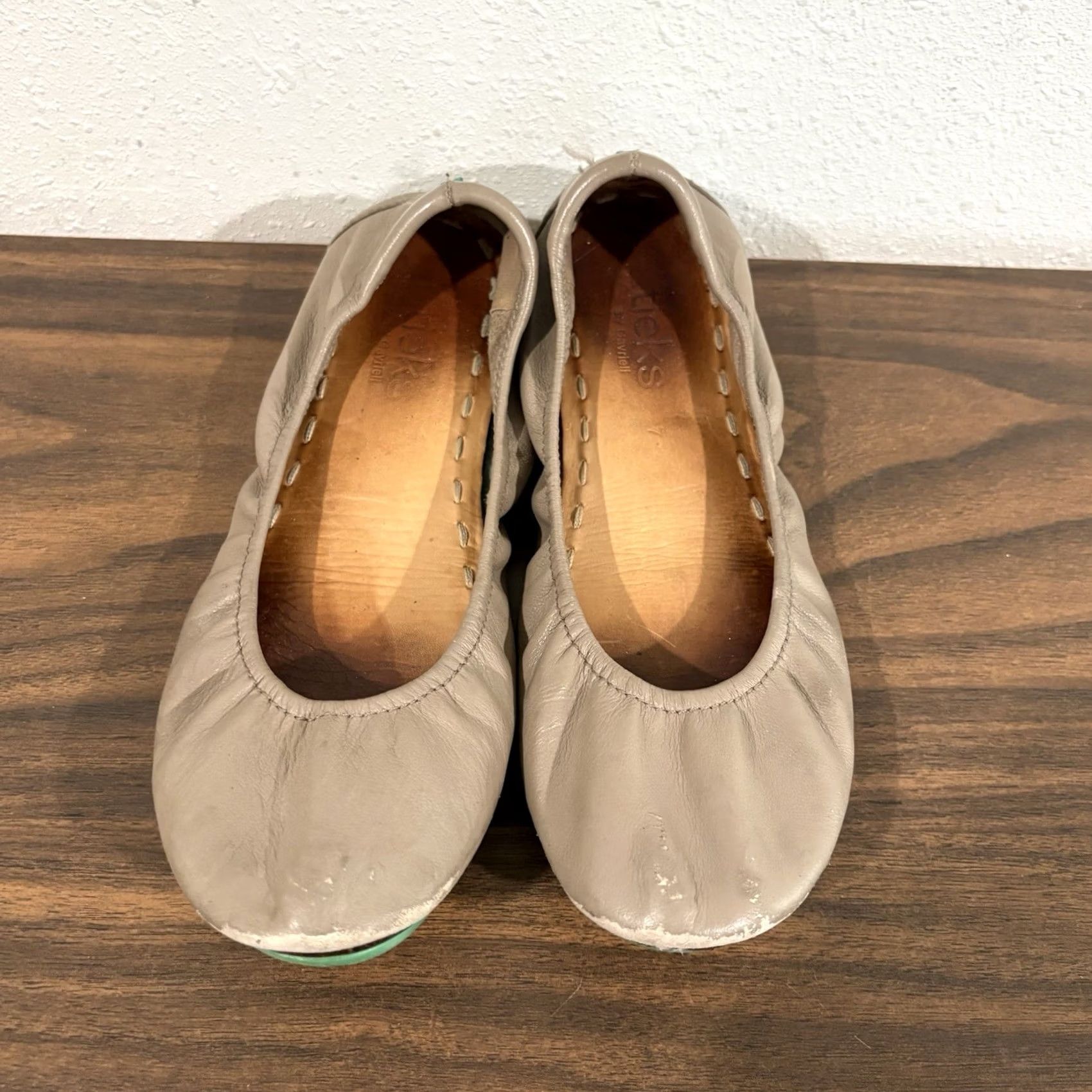 Vintage Tieks Ballet Flats Womens 7 Taupe Leather Teal Sole Foldable Size US 7 / IT 37 - 3 Thumbnail