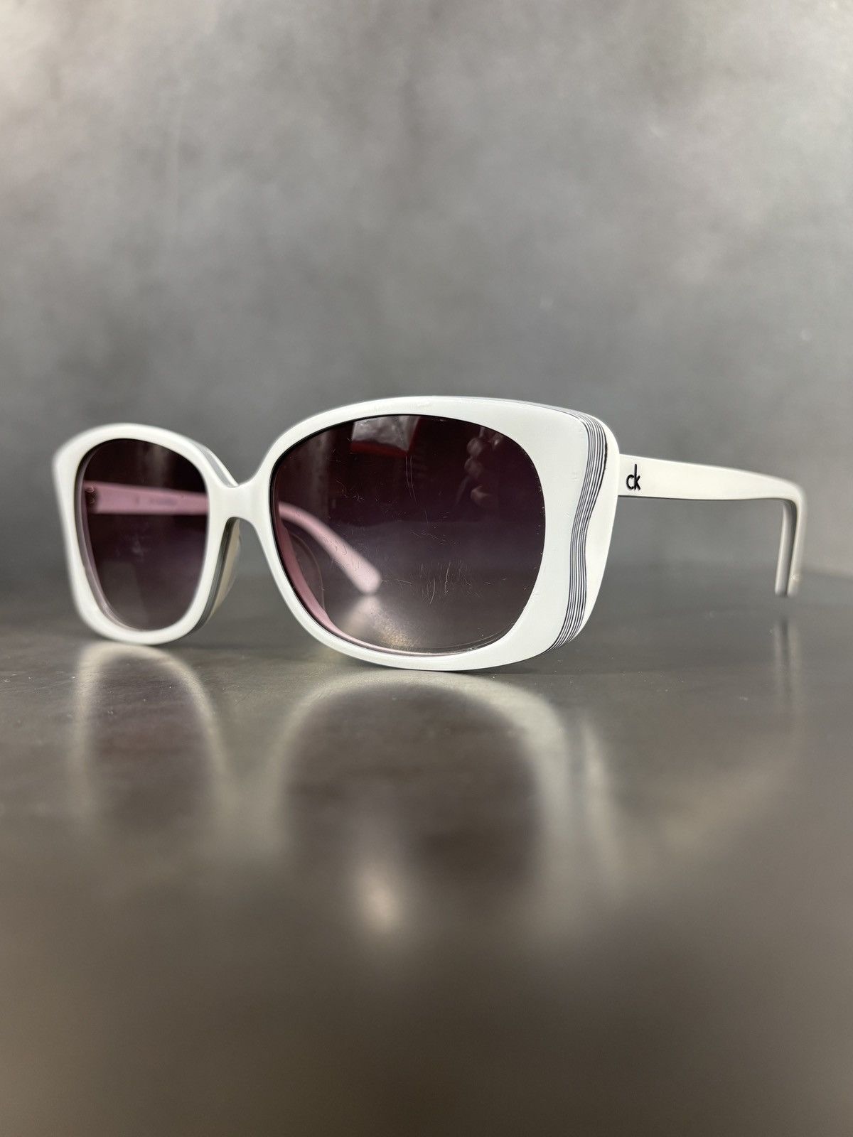 Calvin Klein F/W 2009 Calvin Klein Sunglasses Butterfly CK 4091/S White Size ONE SIZE - 1 Thumbnail