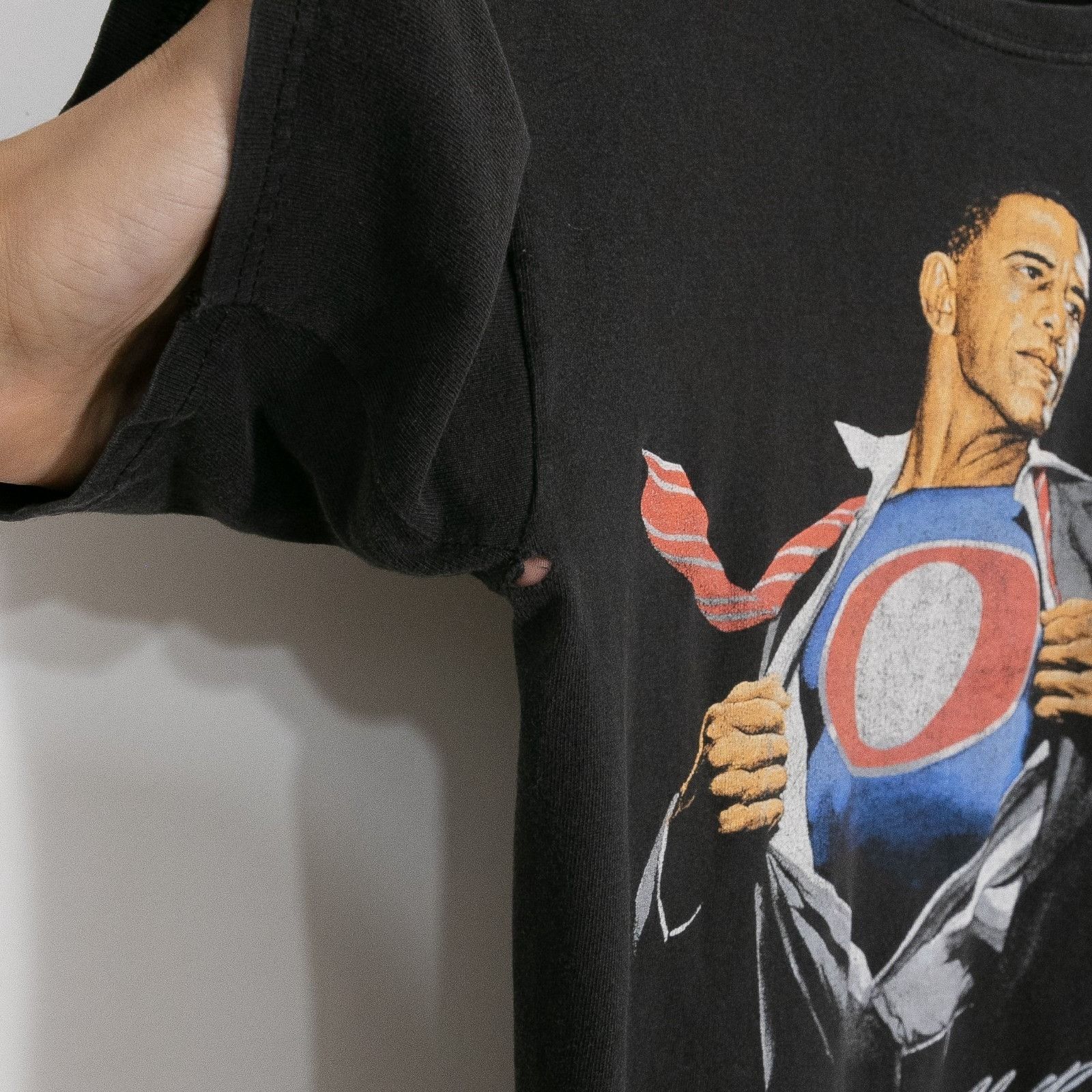 Vintage Vintage 2008 Barack Obama Graphitti T Shirt Small Distressed Size US S / EU 44-46 / 1 - 7 Thumbnail