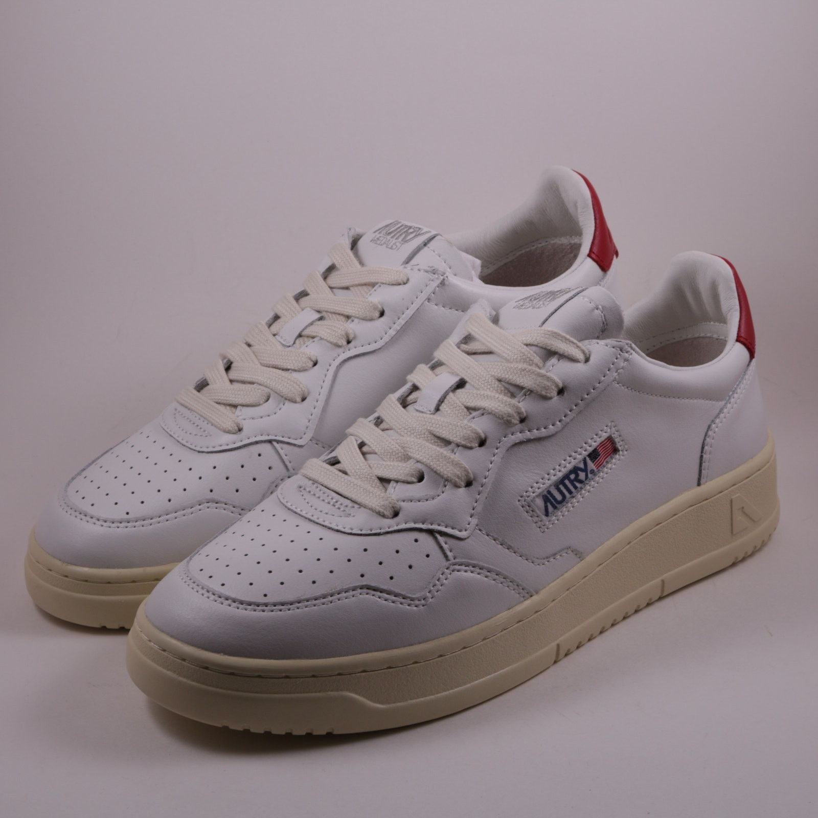 AUTRY Autry Medalist White Red Size 43 / 10 Brand New Size US 10 / EU 43 - 1 Thumbnail