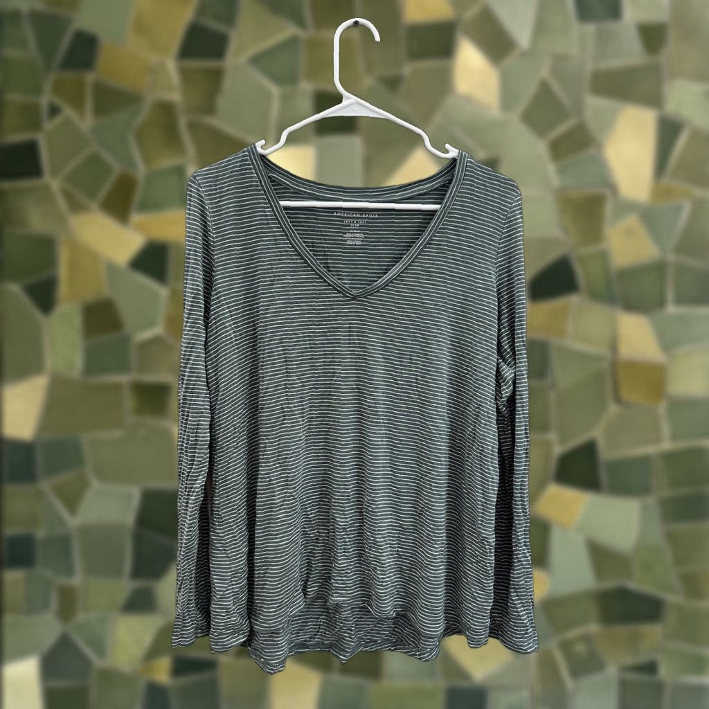 American Eagle Outfitters American Eagle Outfitters Blouse Shirt Long Sleeve Green Size M Womens Slub Knit V-Neck Size M / US 6-8 / IT 42-44 - 1 Thumbnail