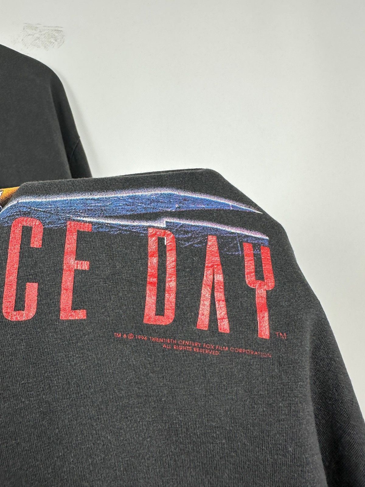 Vintage 1994 Vintage Independence Day Alien UFO Sci Fi MOVIE T-Shirt Size US L / EU 52-54 / 3 - 12 Thumbnail