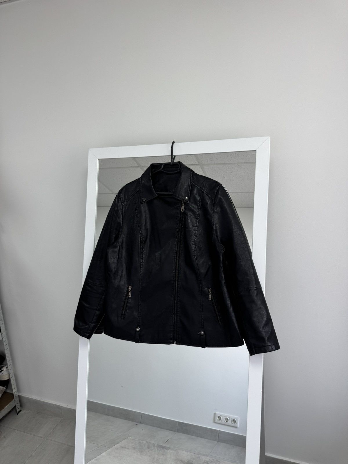 Vintage Rare Leather Jacket Japan Style Avantgarde Y2K Women sz L-XL Size L / US 10 / IT 46 - 2 Thumbnail