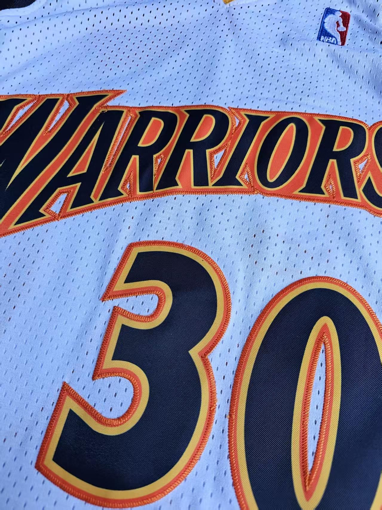 NBA 2009 10 Golden State Warriors 30 Stephen Curry Jersey White Size US M / EU 48-50 / 2 - 5 Thumbnail
