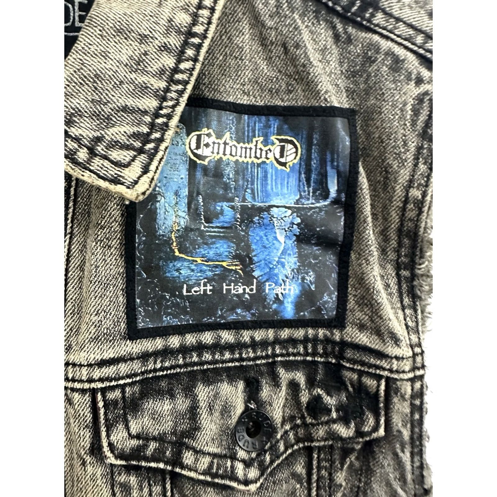 Denime VTG Slayer Deicide Entombed Death Metal Patch Faded Worn Denim Vest M Blue Denim Vest Mens Leather? Size US M / EU 48-50 / 2 - 7 Thumbnail