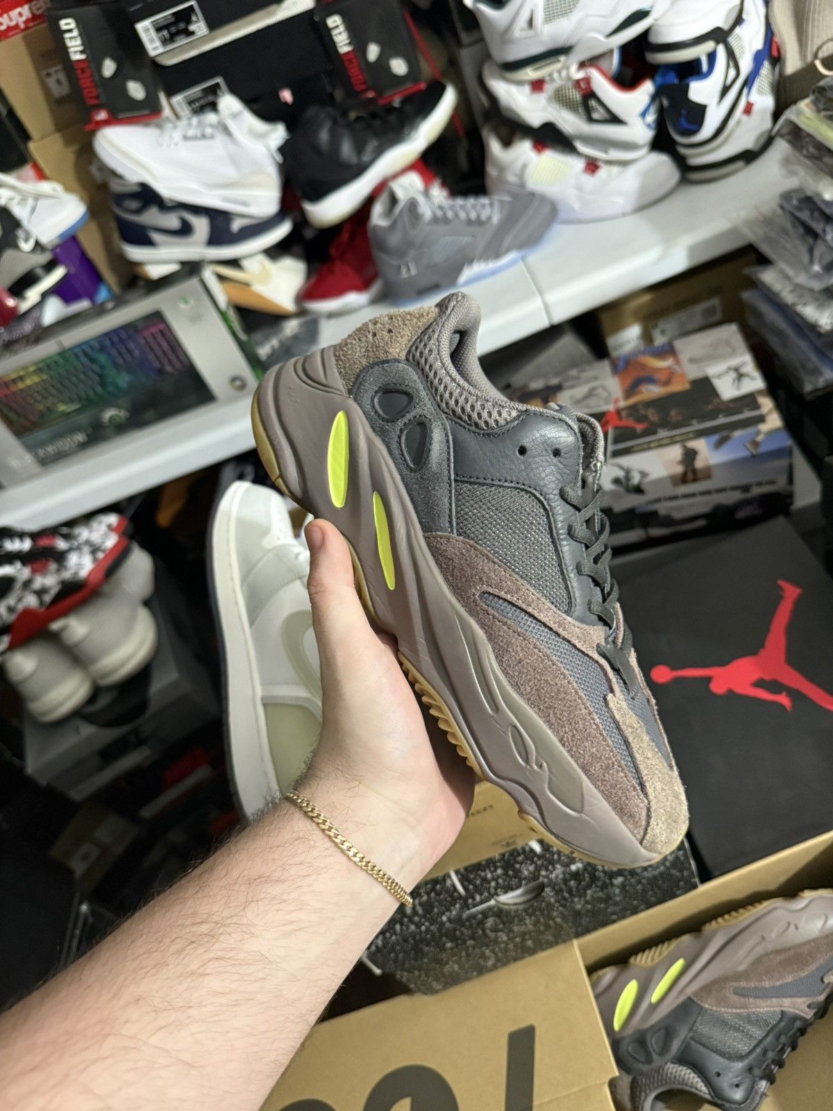Yeezy Yeezy 700 mauve sz 11 Size US 9 / EU 42 - 1 Thumbnail