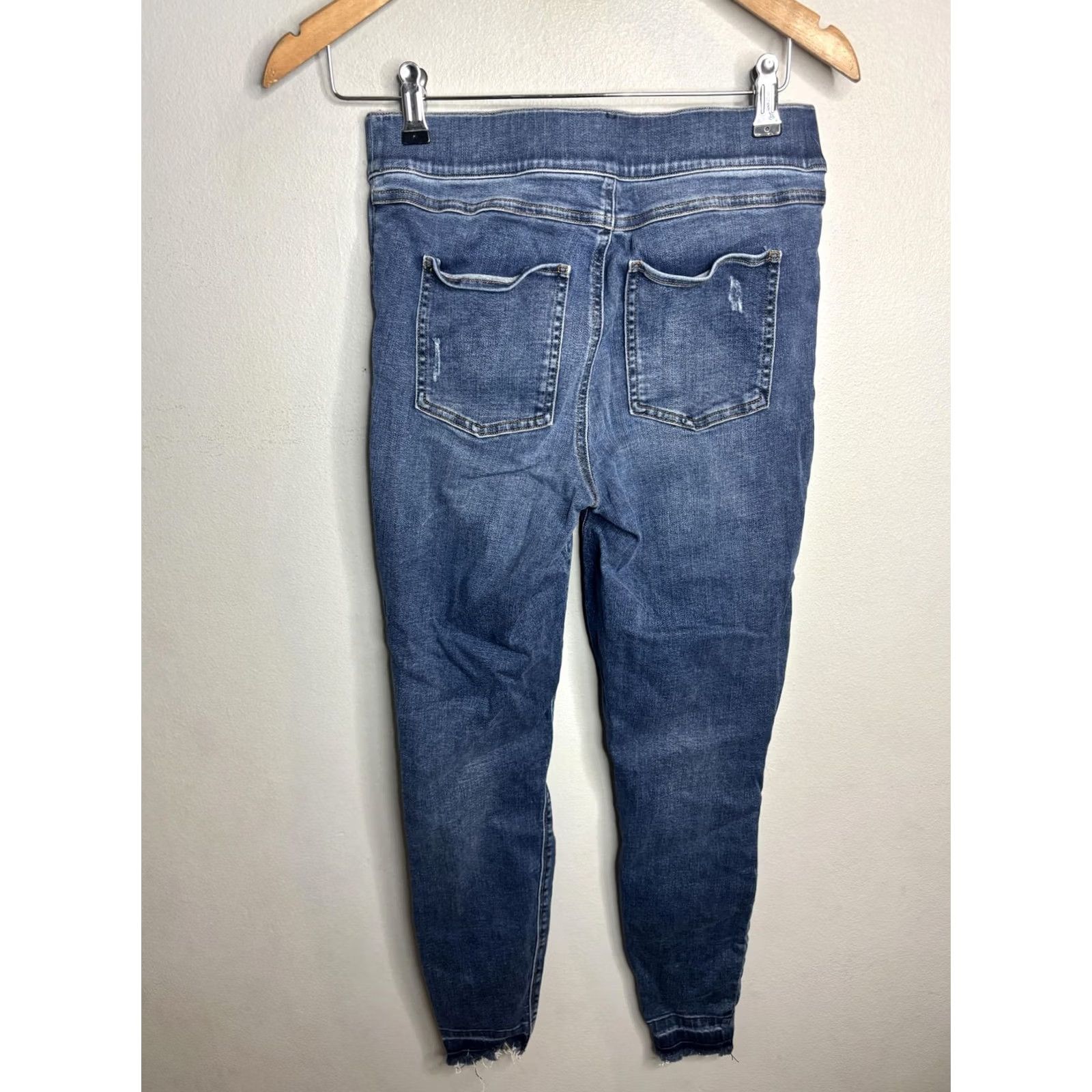 Spanx Spanx Womens Medium Blue Pull On Jeggings Distressed Denim Skinny Pants Size 32" / US 10 / IT 46 - 4 Thumbnail