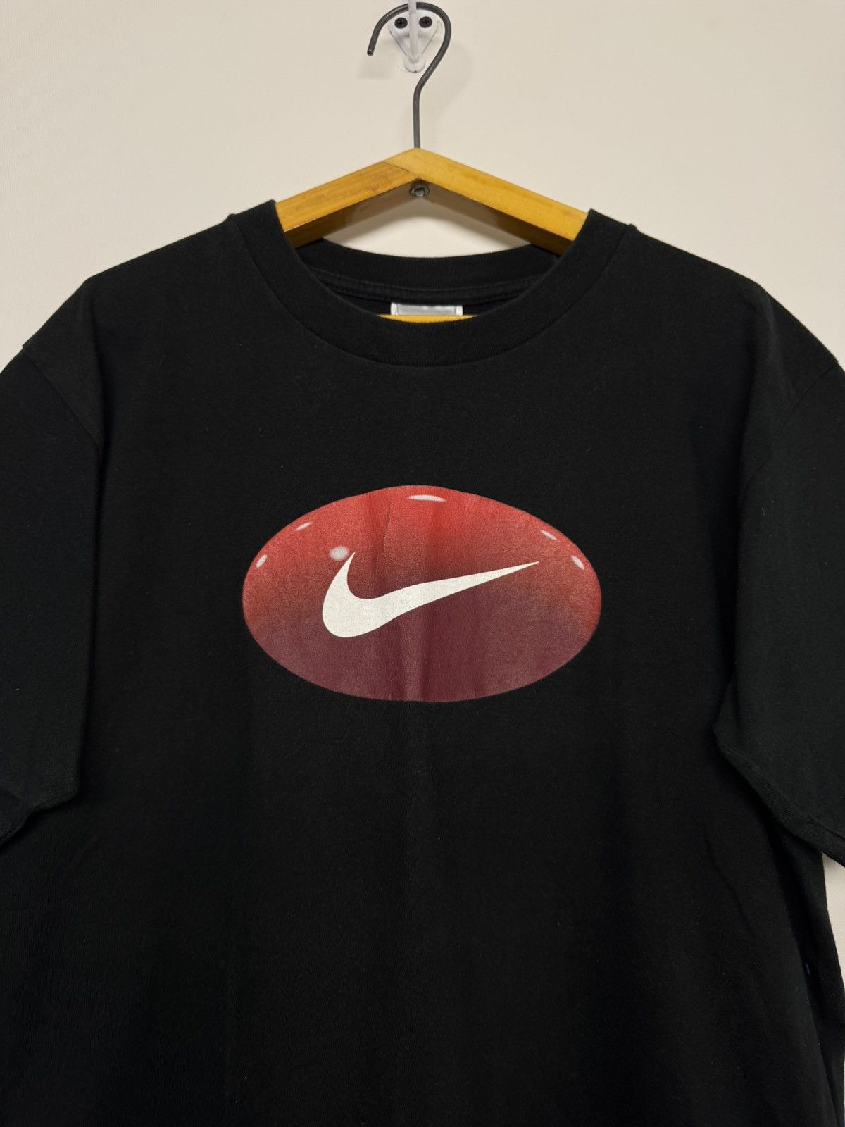 Nike Vintage Nike Y2K Big Logo black tee T-shirt Size US S / EU 44-46 / 1 - 1 Thumbnail