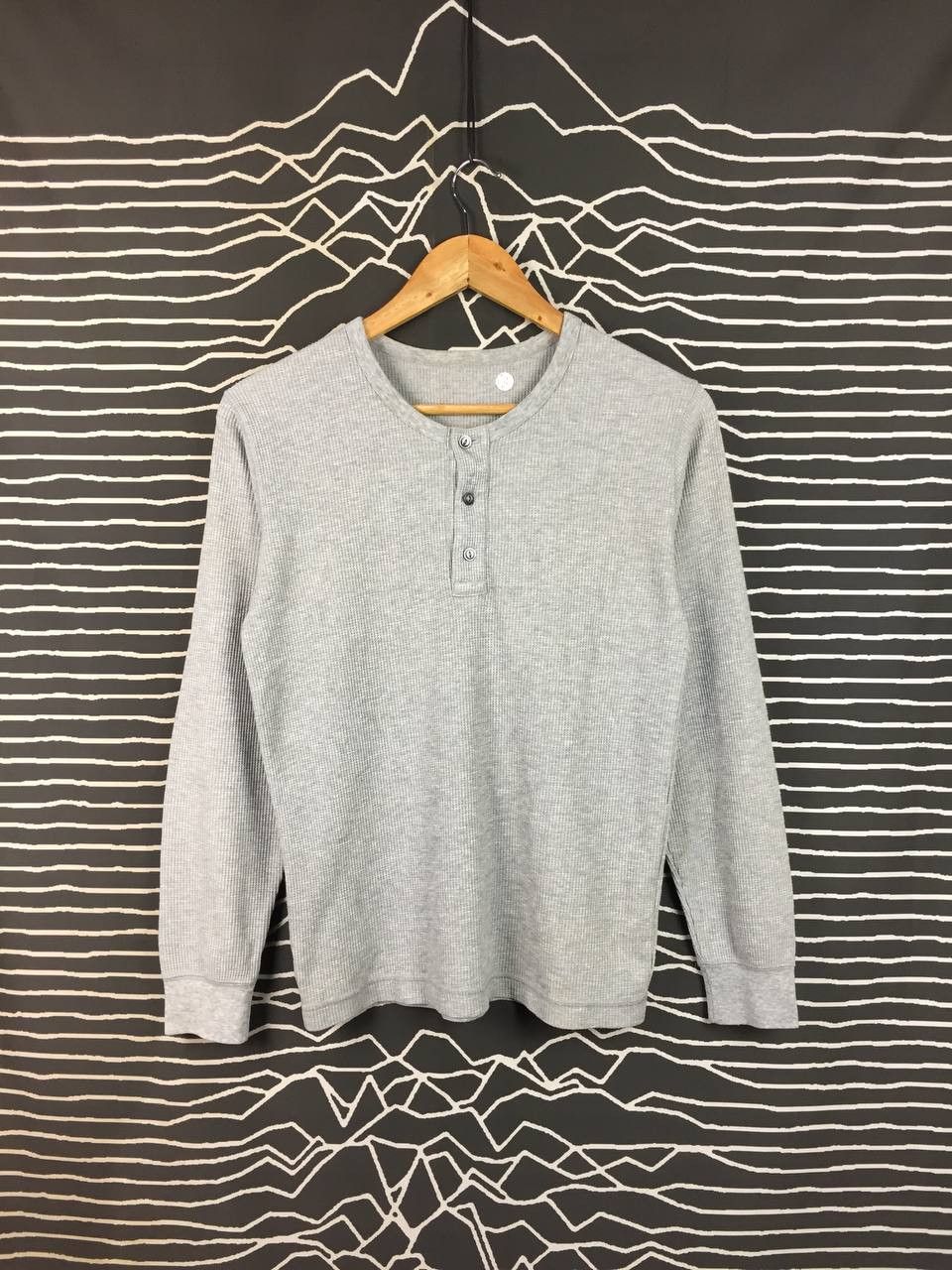 Uniqlo Uniqlo Thermal Waffle Knit Long Sleeve Henley Tee Size S Size US S / EU 44-46 / 1 - 2 Thumbnail