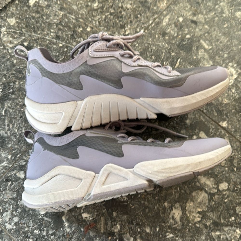 Fabletics Fabletics Larchmont Performance Sneaker. Light plum. Mesh i Size US 7.5 / IT 37.5 - 6 Thumbnail