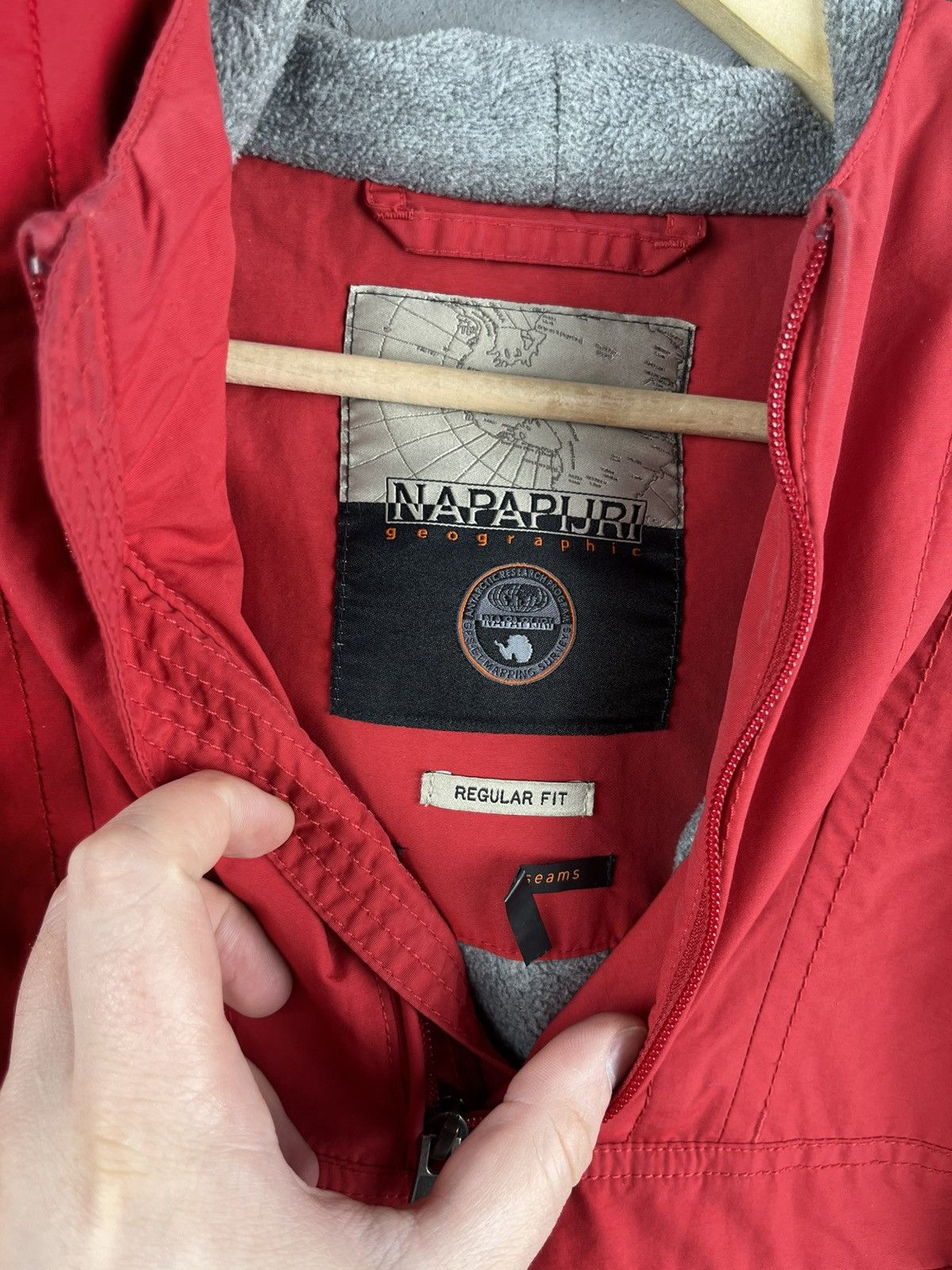 Napapijri Napapijri Rainforest Winter Men's Anorak Red Jacket Size US L / EU 52-54 / 3 - 12 Thumbnail