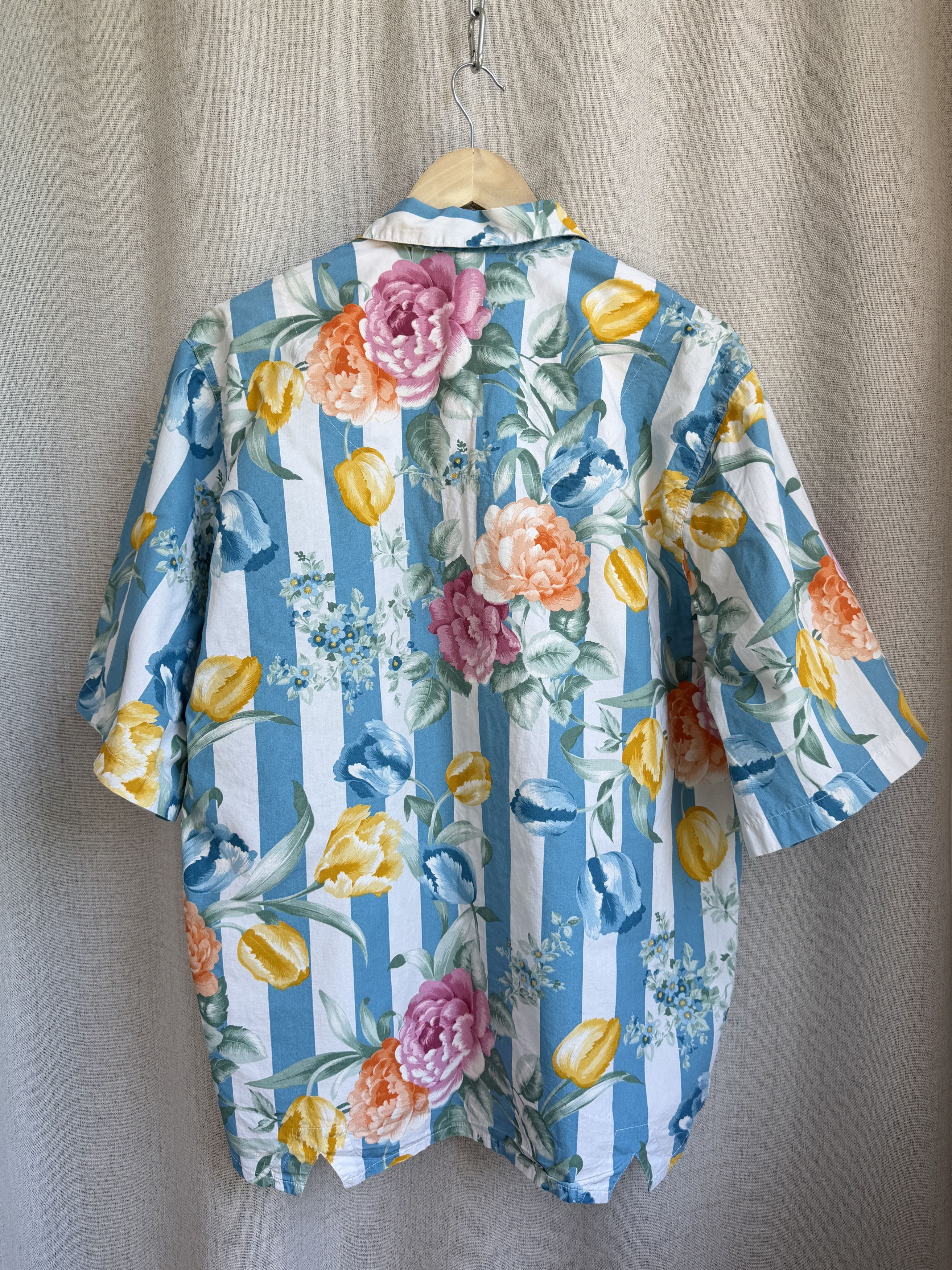Vintage Vintage 80-90s Hawaiian Floral Graphic Button Up Shirt Size US M / EU 48-50 / 2 - 4 Thumbnail