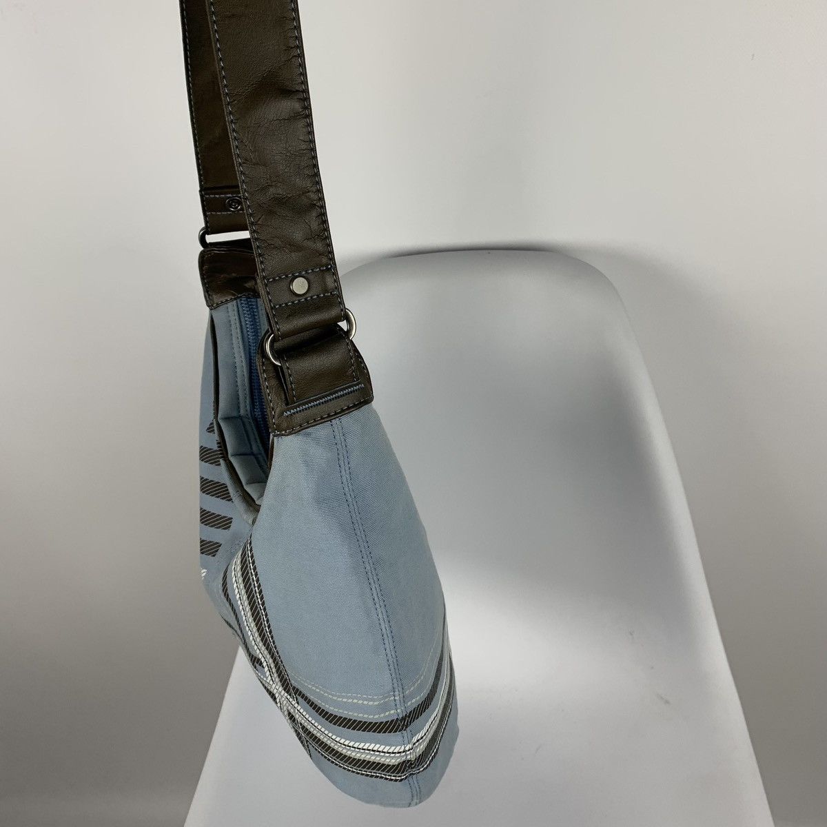 Nike Vintage Y2K Nike Plaid Pouch Bag One Size Baby Blue Logo Size ONE SIZE - 8 Thumbnail
